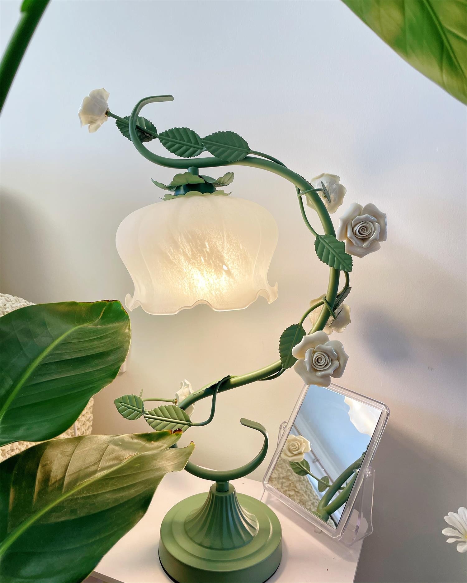 Green Pink White Rose Flower Table Lamp M107