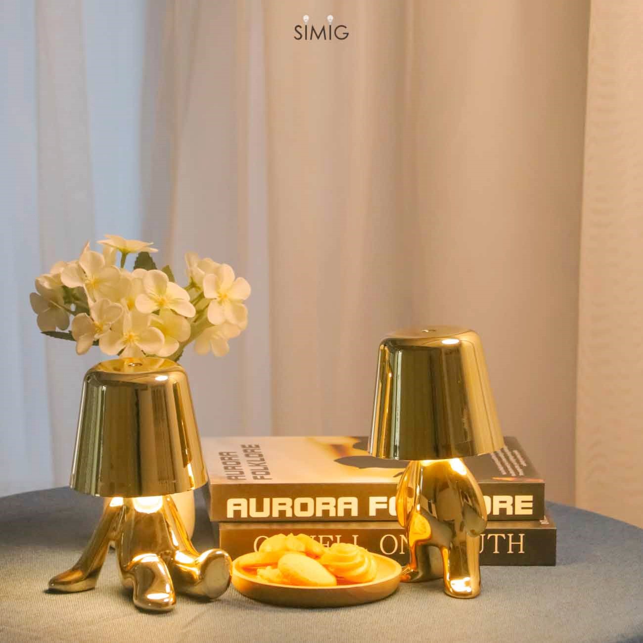 Aurabrova Human Figure Table Lamp - Modern Sculptural Design for Living Room