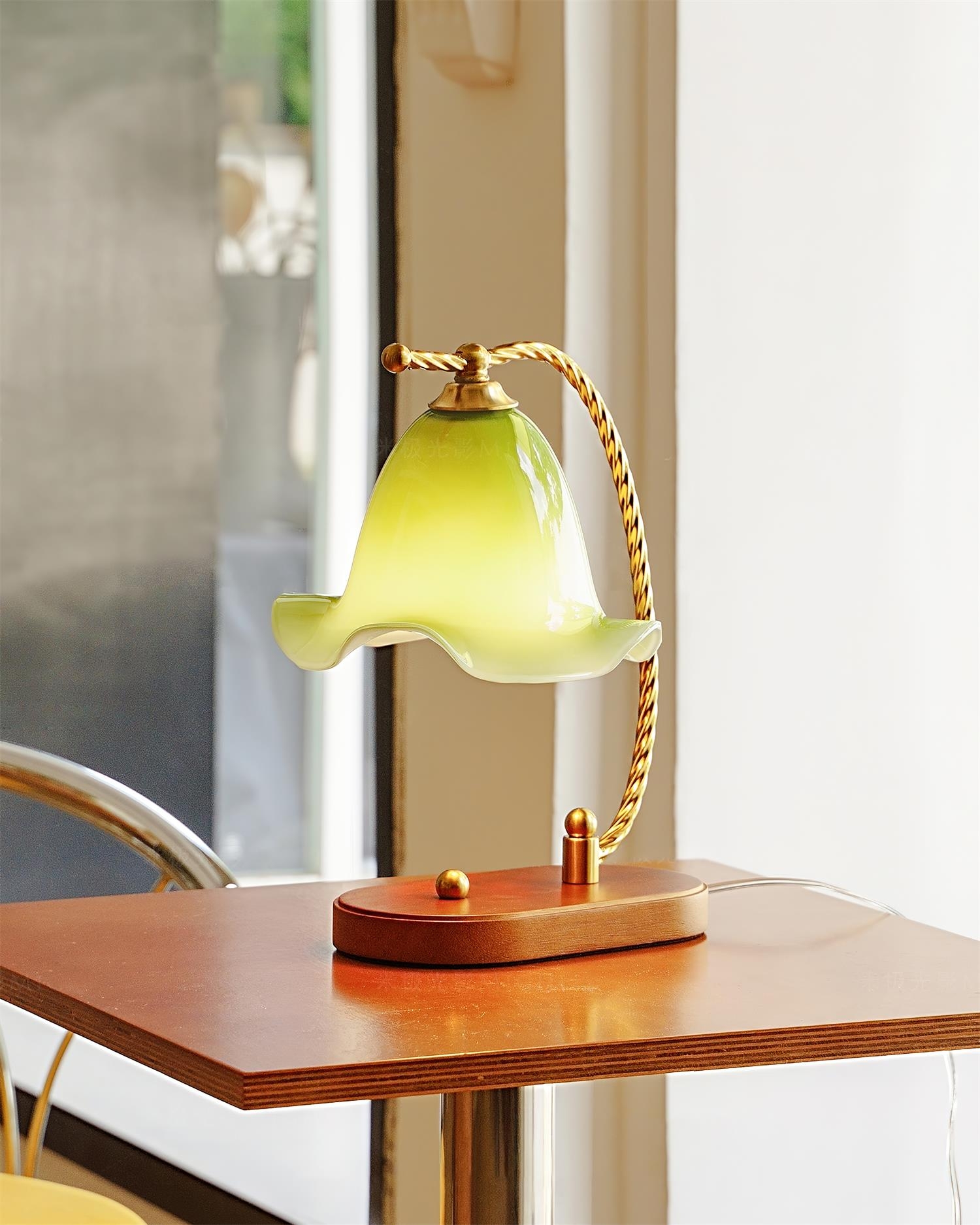 Sprout Table Lamp T1368