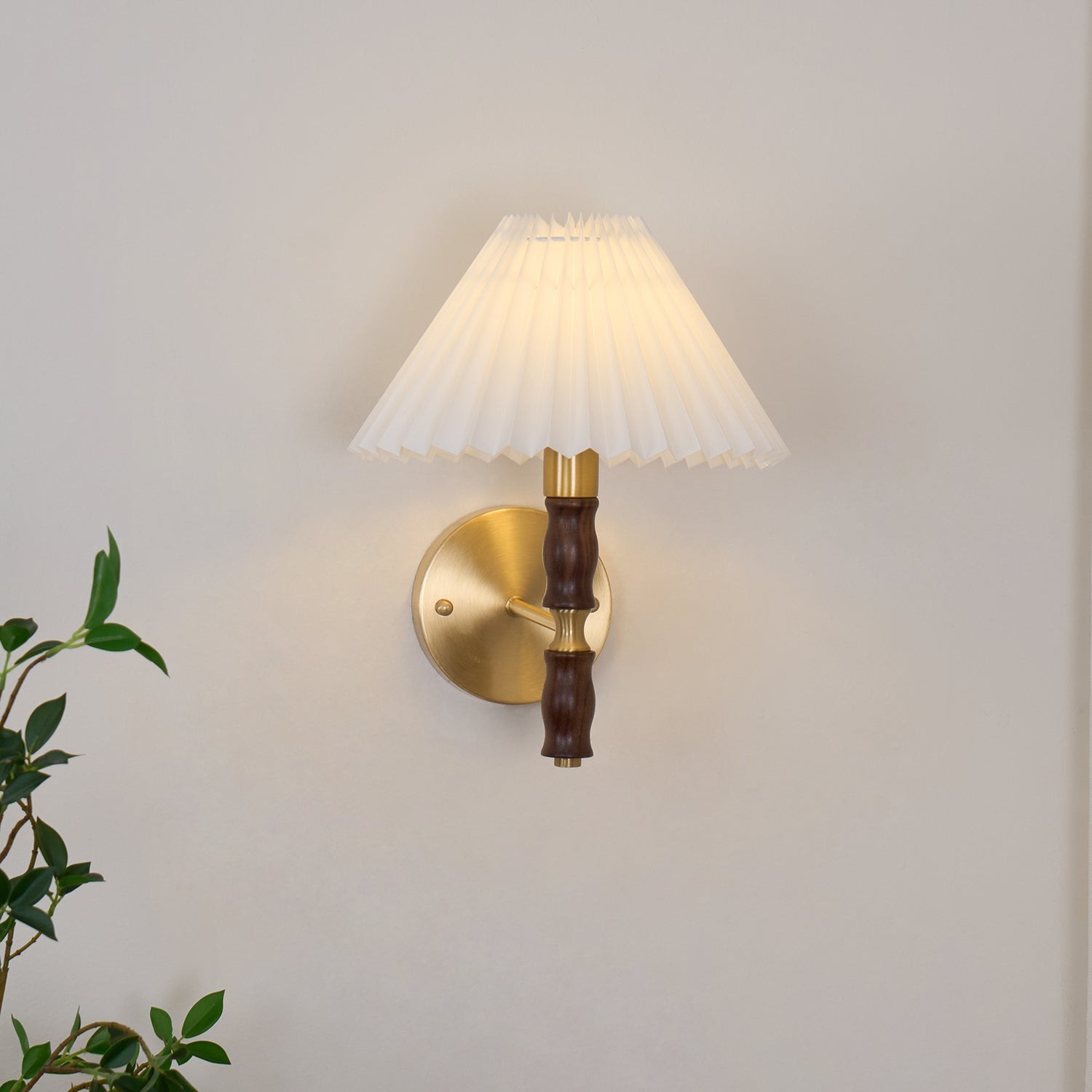Japanese Retro Walnut Atmosphere Wall Light For Bedroom M330