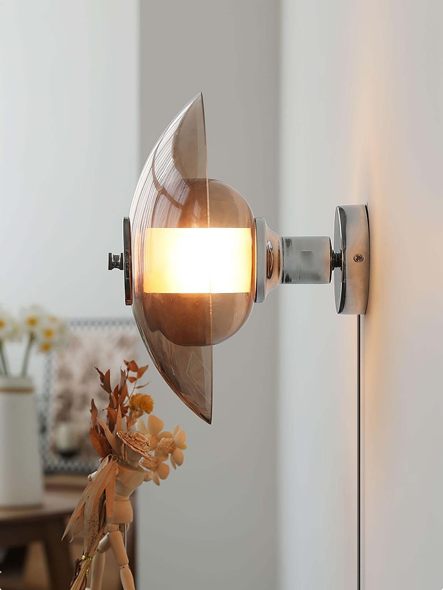 Flying Saucer Plug-in Wall Light M365