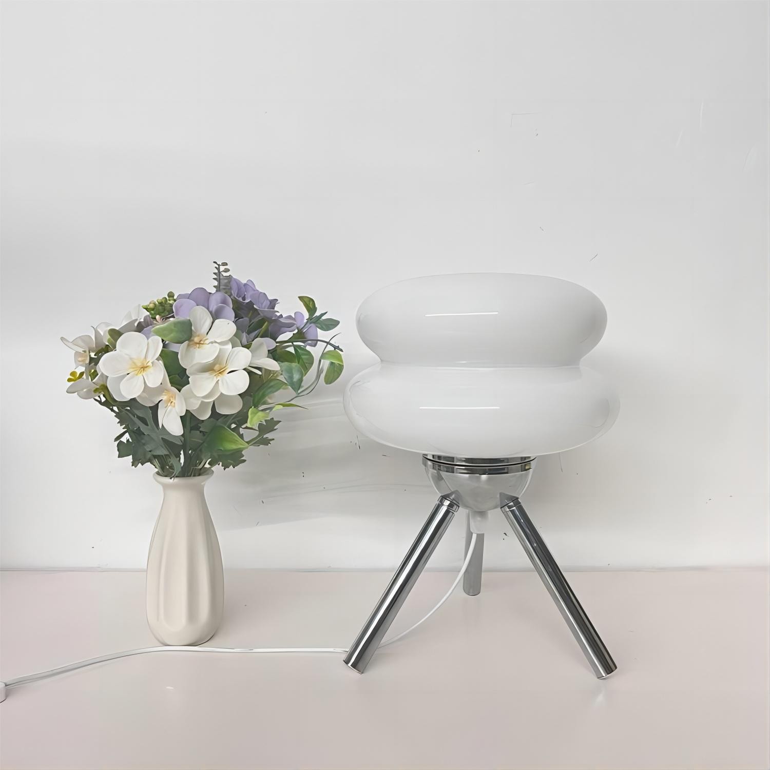 Lollipop Bauhaus Tripod Glass Table Lamp S26