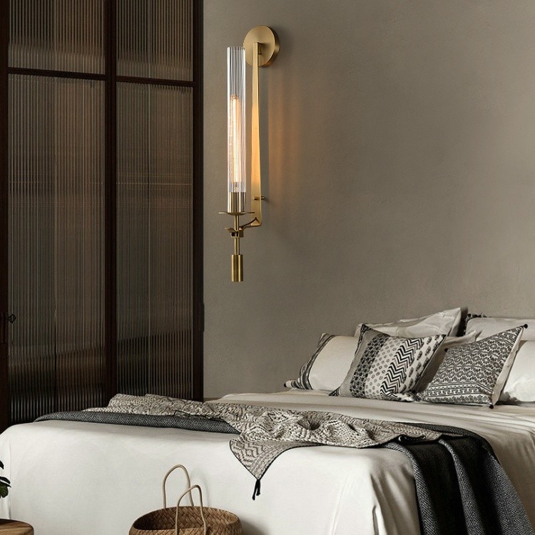 Ribbed Glass Wall Lamp with Slim Metal Base – Classic Meets Modern S229