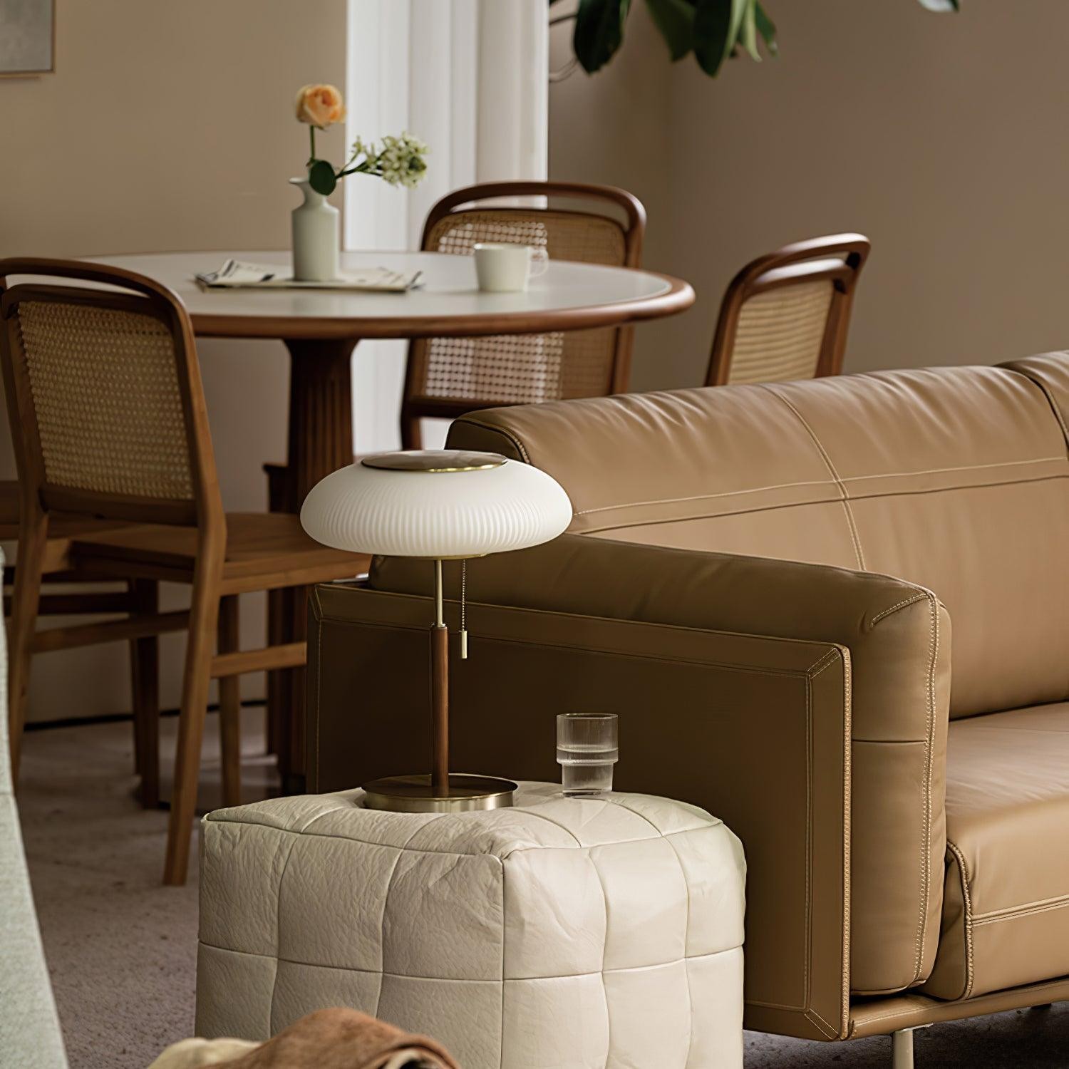 White Beautiful Luxury Fashion Metal Table Lamp M534