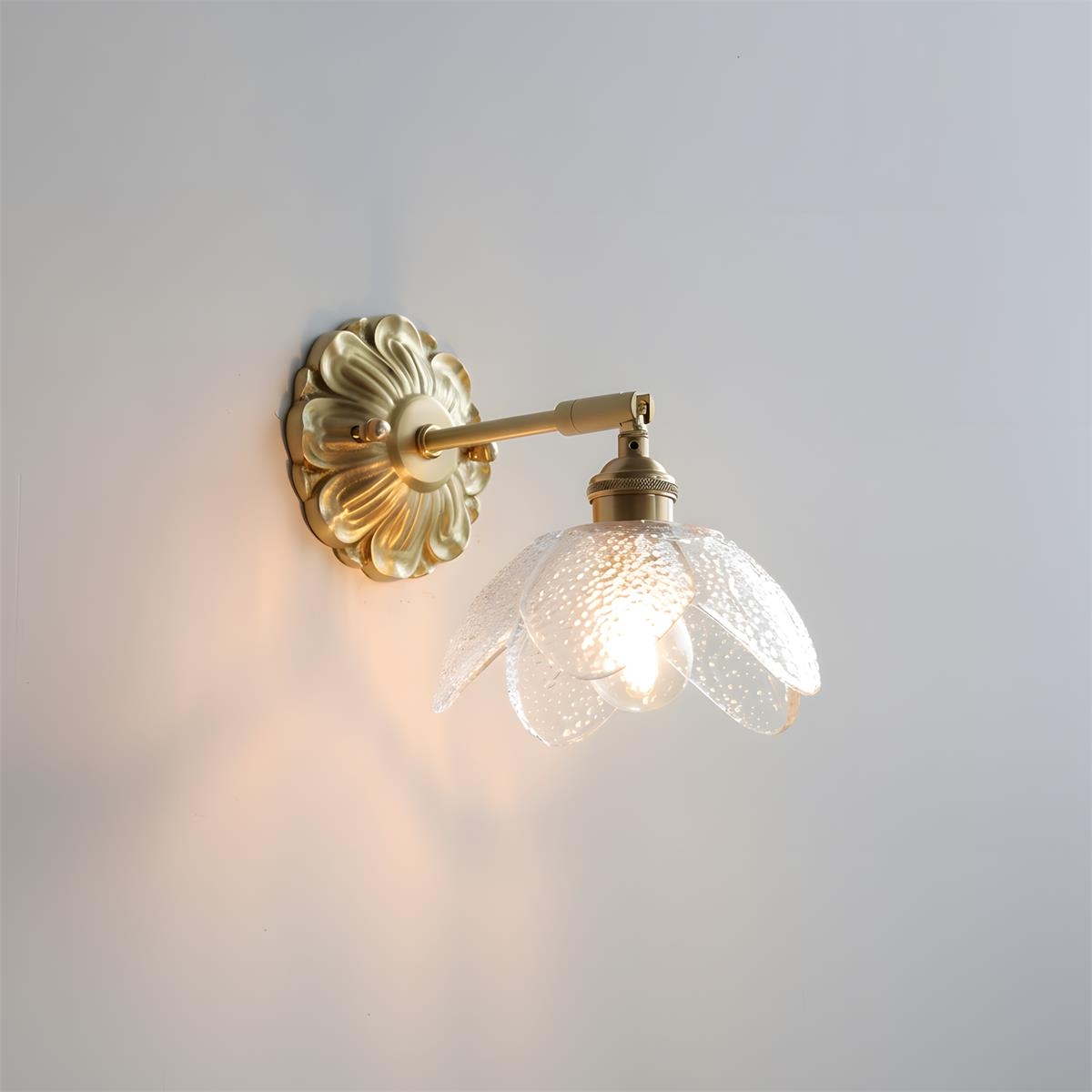 Nacre Petal Wall Lamp T1550
