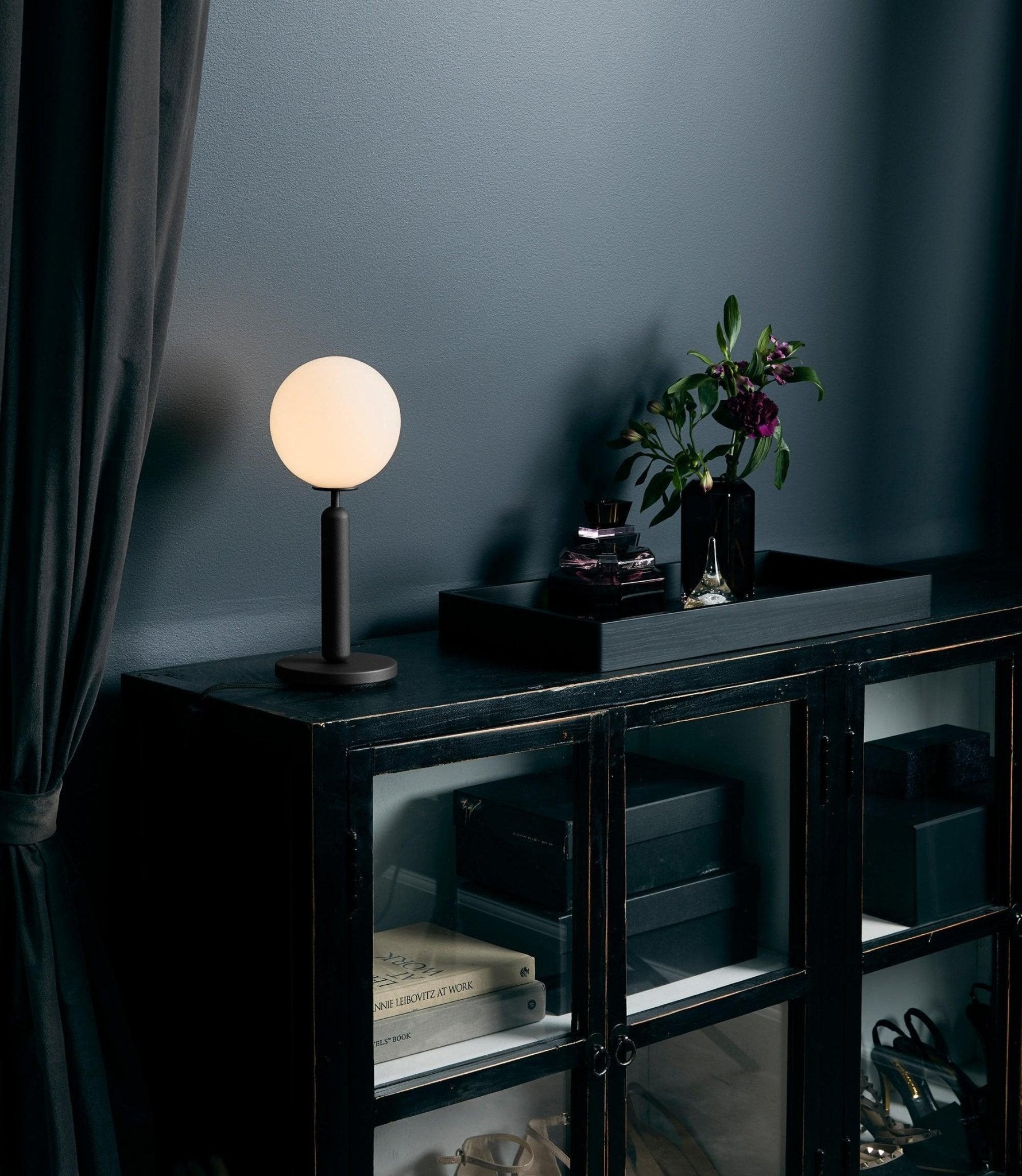 Spherical Stylish Glass Induction Table Lamp M532