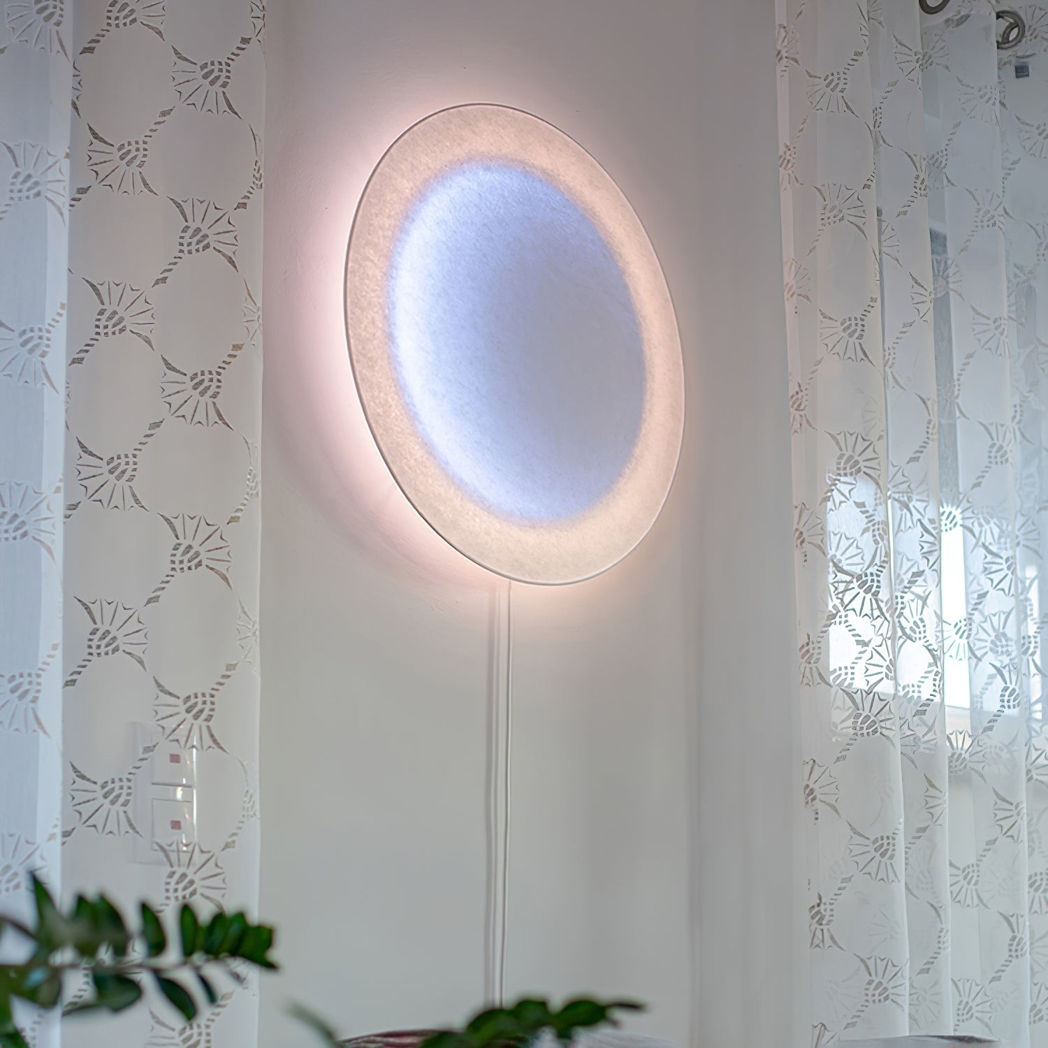 Modern Simple Plug-In Round Wall Lamp G54