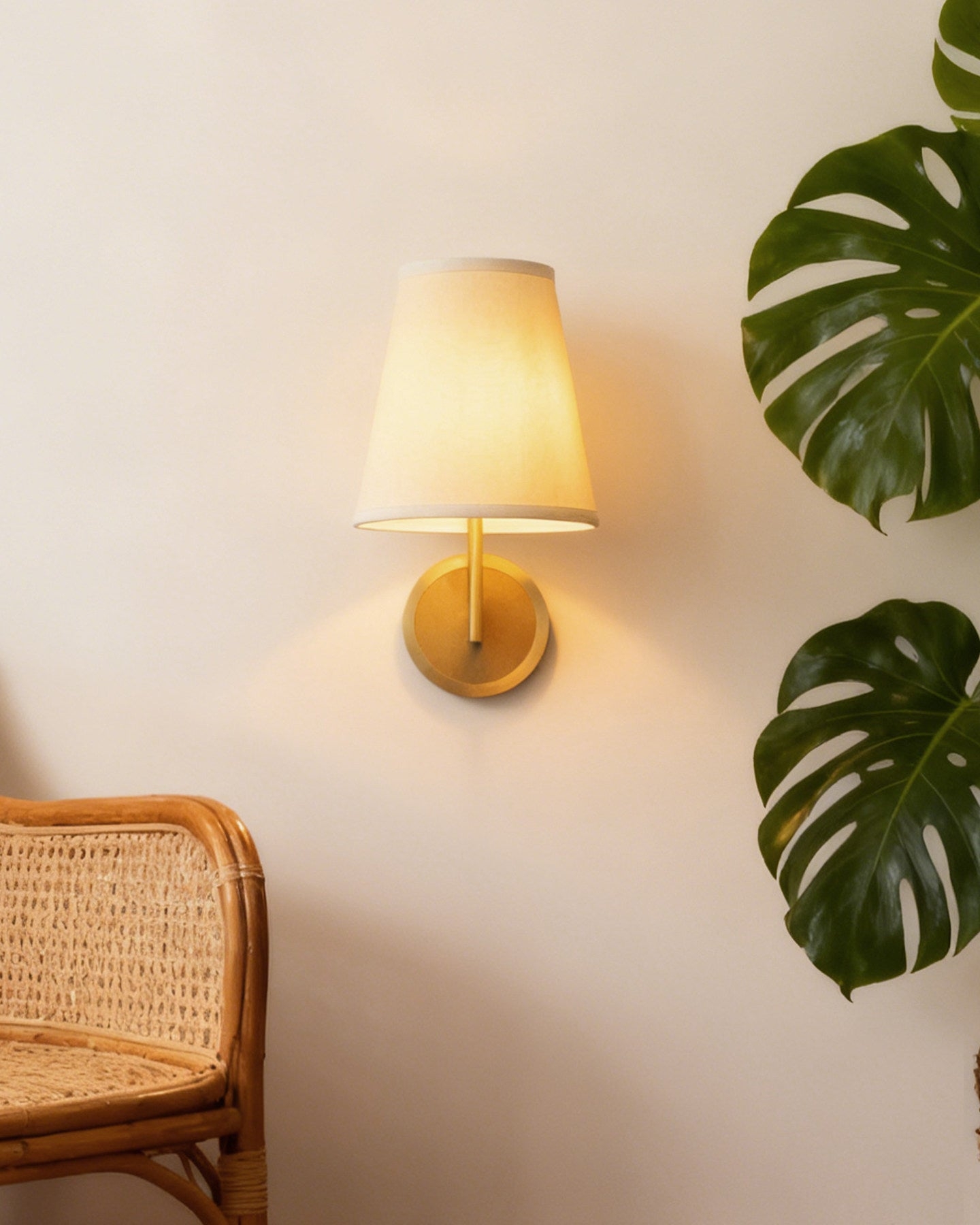 Ethereal Wall Lamp T1543