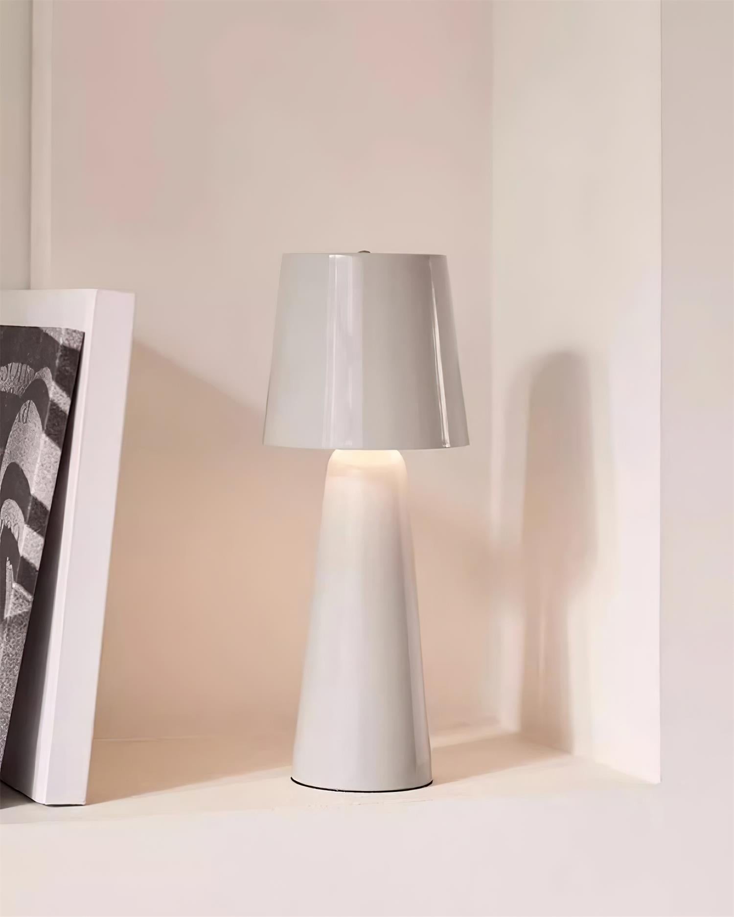 Modern Conical Metal Table Lamp M210