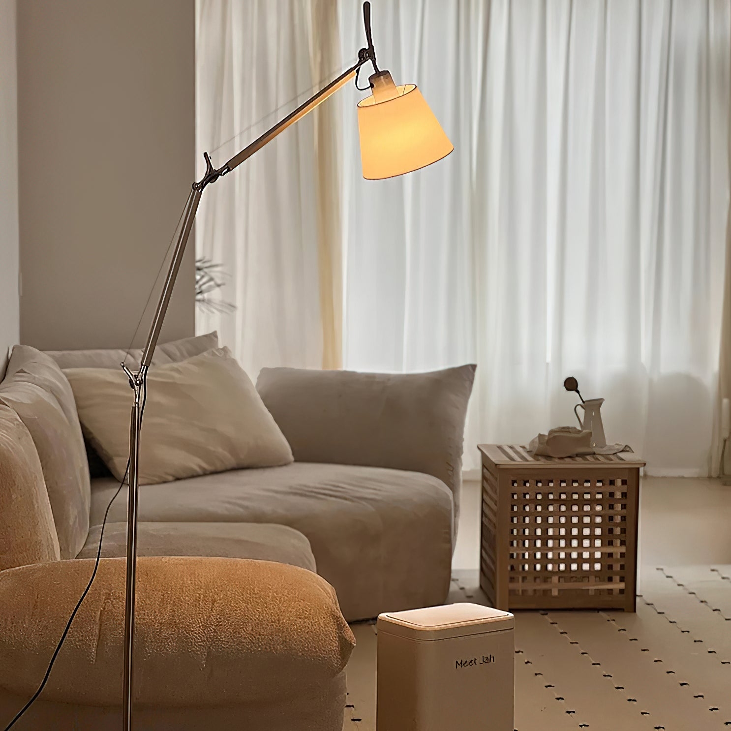 Velthea Floor Lamp T1937