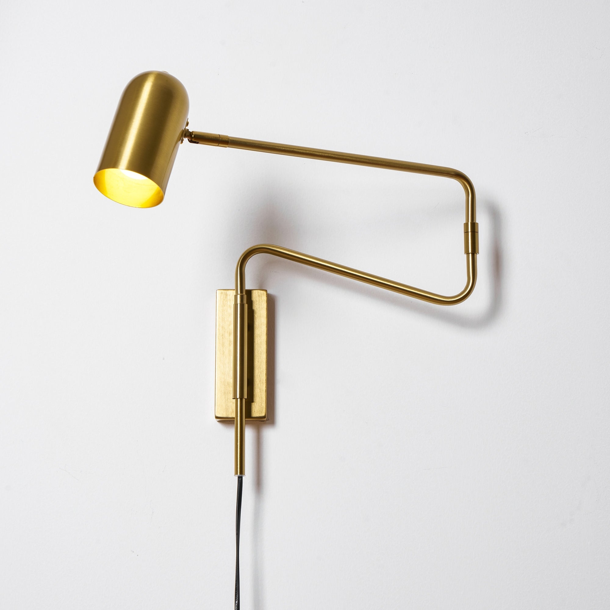 Adjustable Arm Plug In Wall Lamp T1595