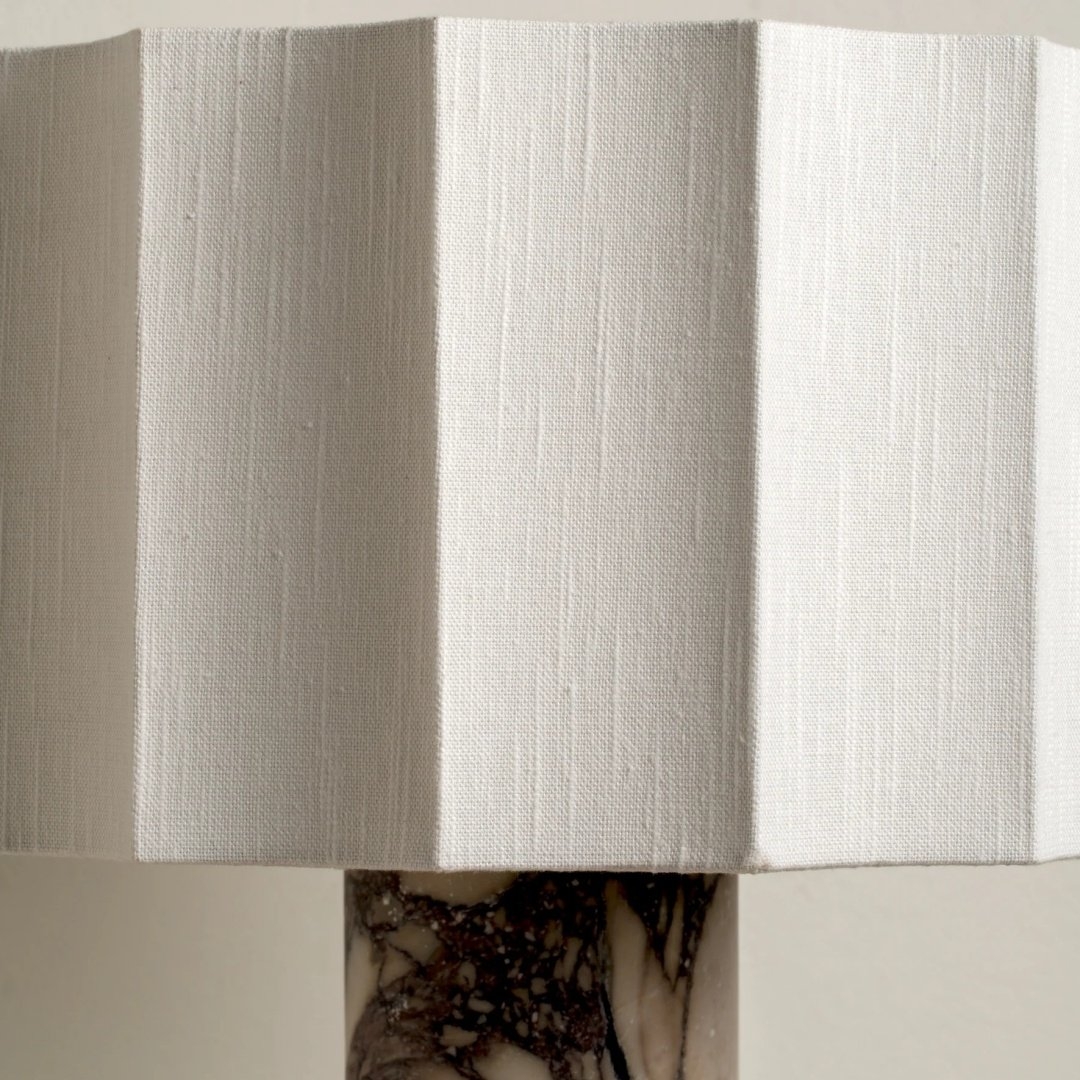 Cavilon Wide Fan Shade Table Lamp – Elegant Ambient Light for Interior T476