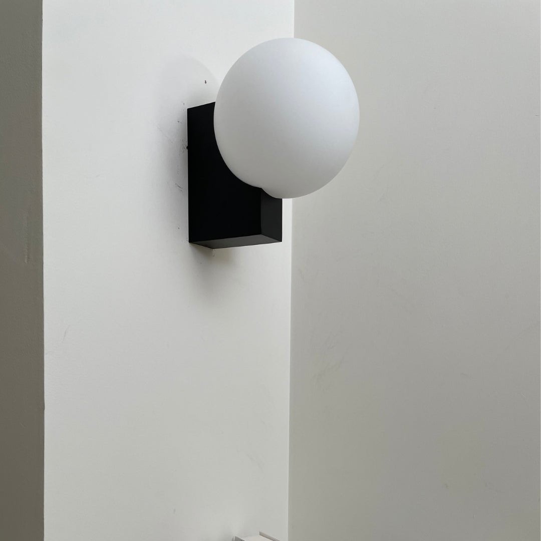 Minimalist Spherical Wall Lamp M444
