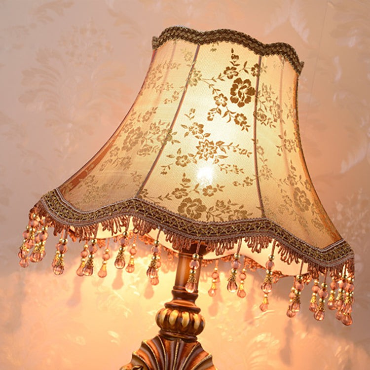 Pastoral Flower Lampshade Carved Table Lamp M497