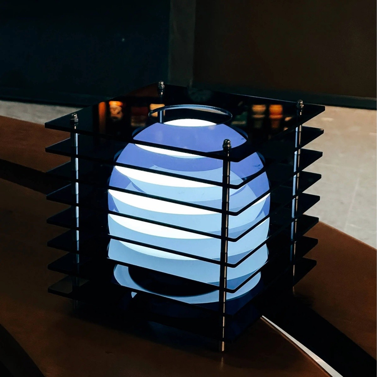 Geometric Moon Cube Lamp – Atmospheric luminous sphere S252