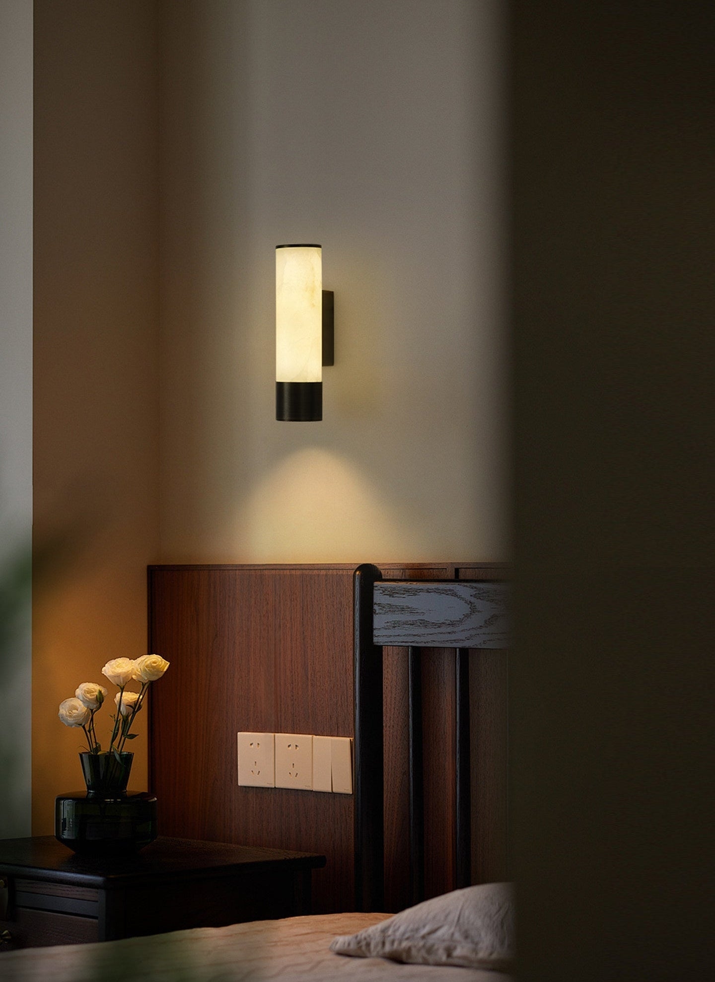 Elara Alabaster Wall Lamp T1624