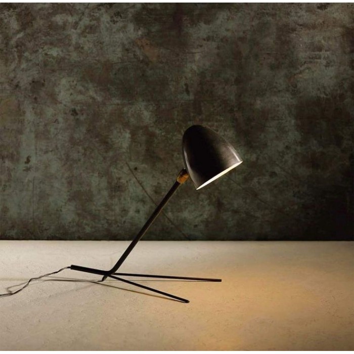 Solavo Tripod Table Lamp - Modern Minimalist Metal Design for Desk