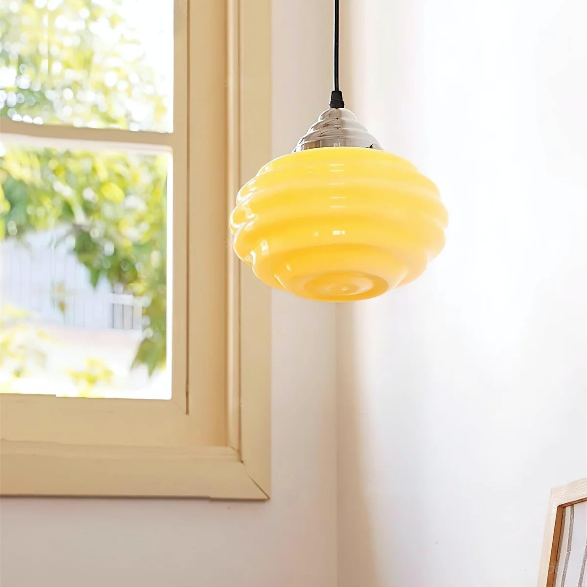Vintage Ribbed Pendant Light – Glass & Metal Soft Illumination S235