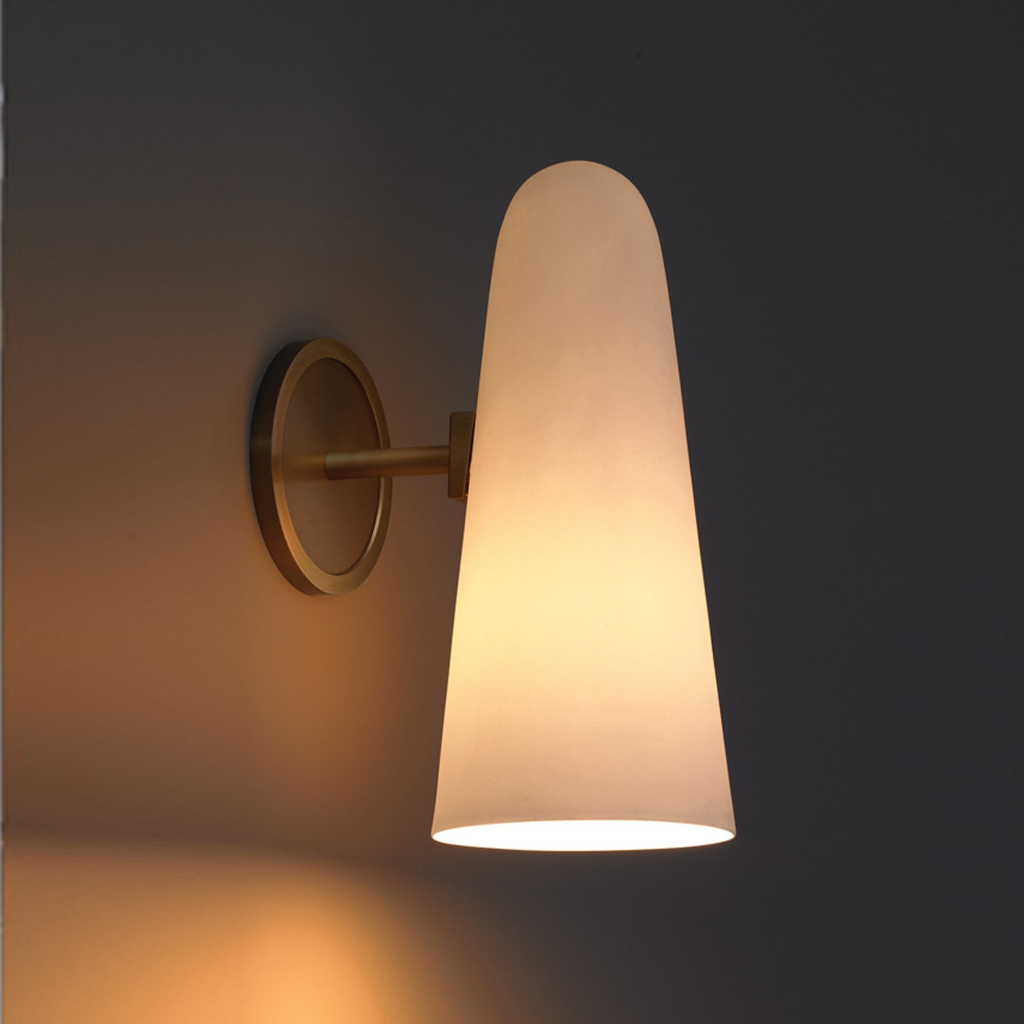 Nordic Simple Light Luxury Brass Wall Lamp M31