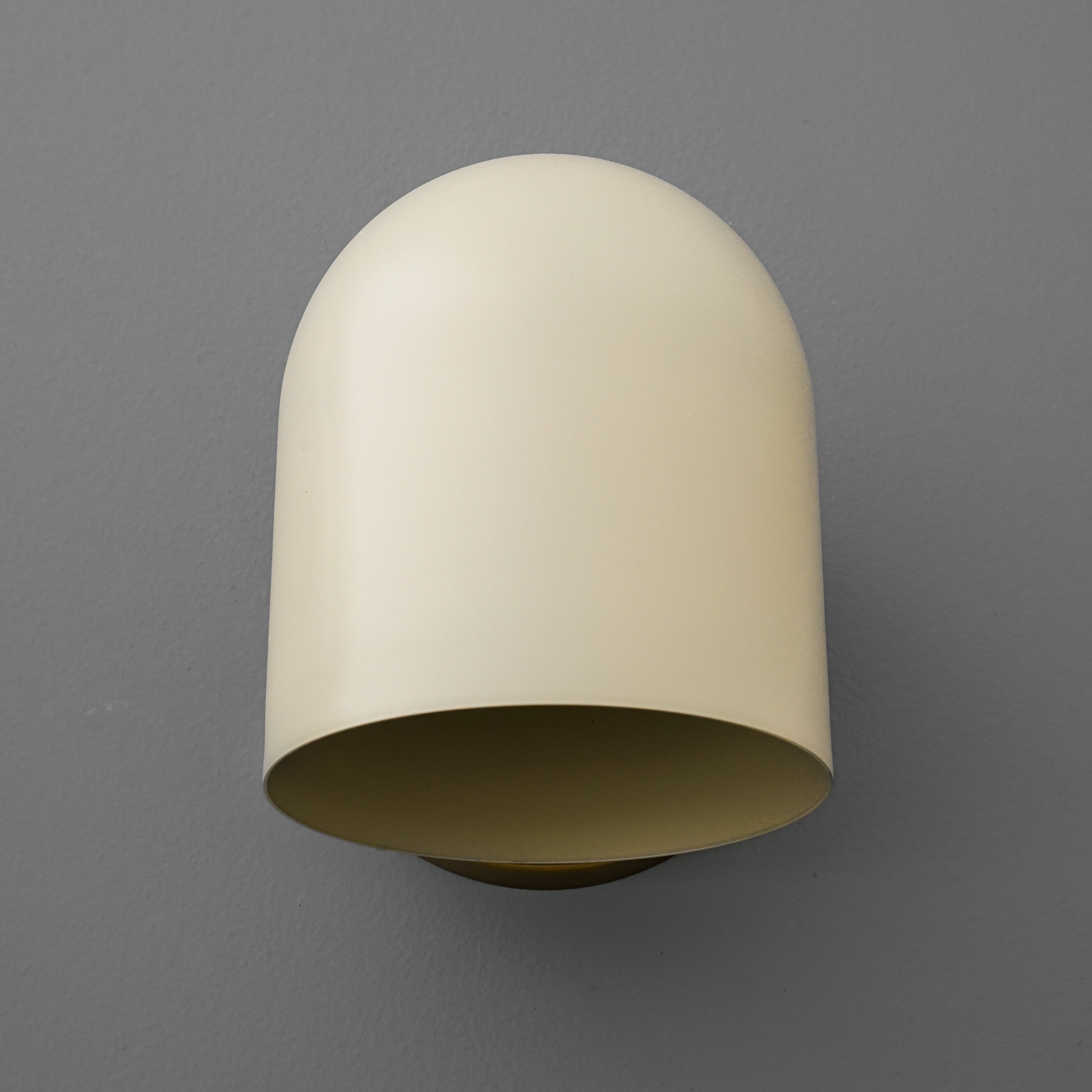 Metio Dome Classic Wall Sconce - Stylish Lighting Fixture for Bedroom or Hallway T407