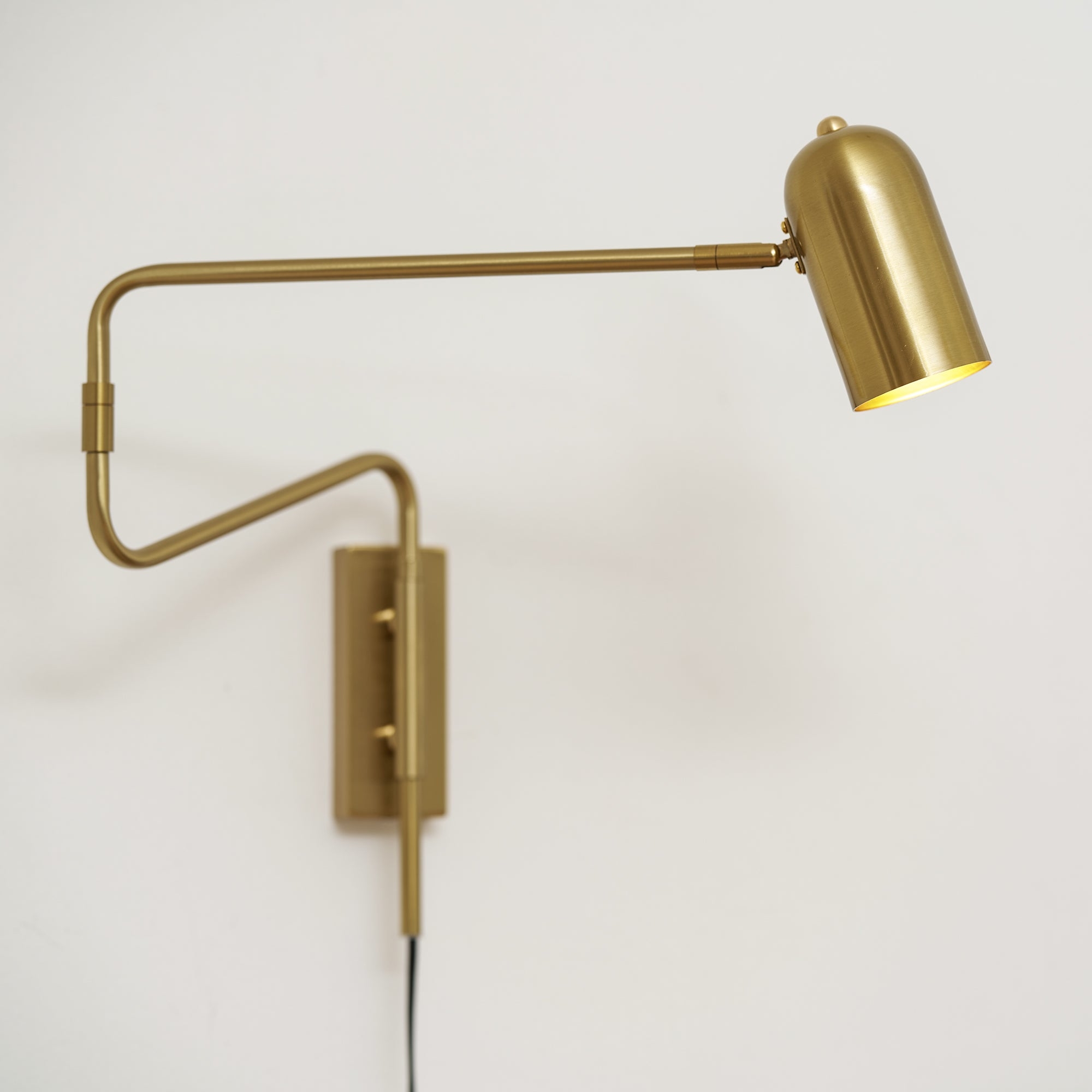 Adjustable Arm Plug In Wall Lamp T1595