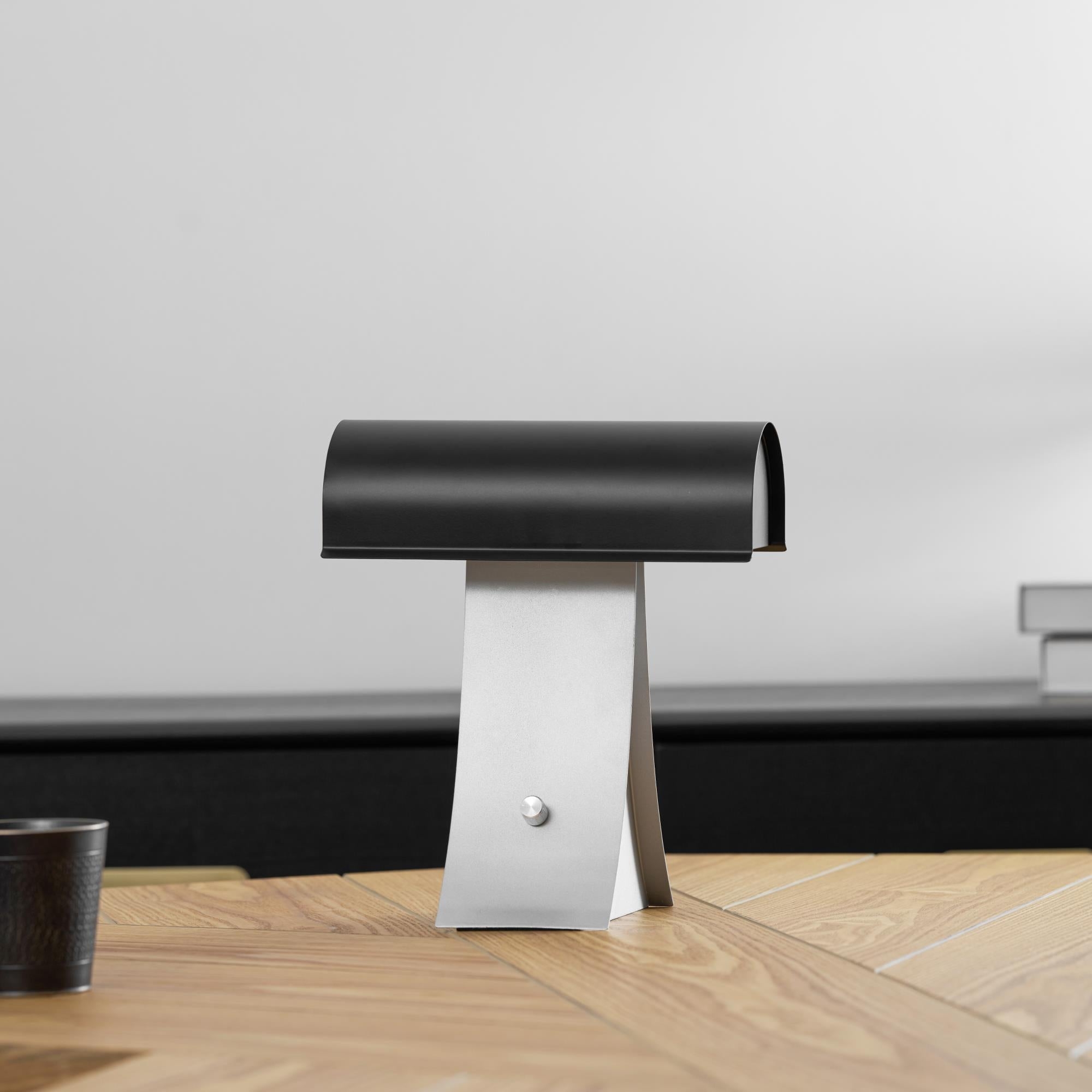 Archive Table Lamp T1922