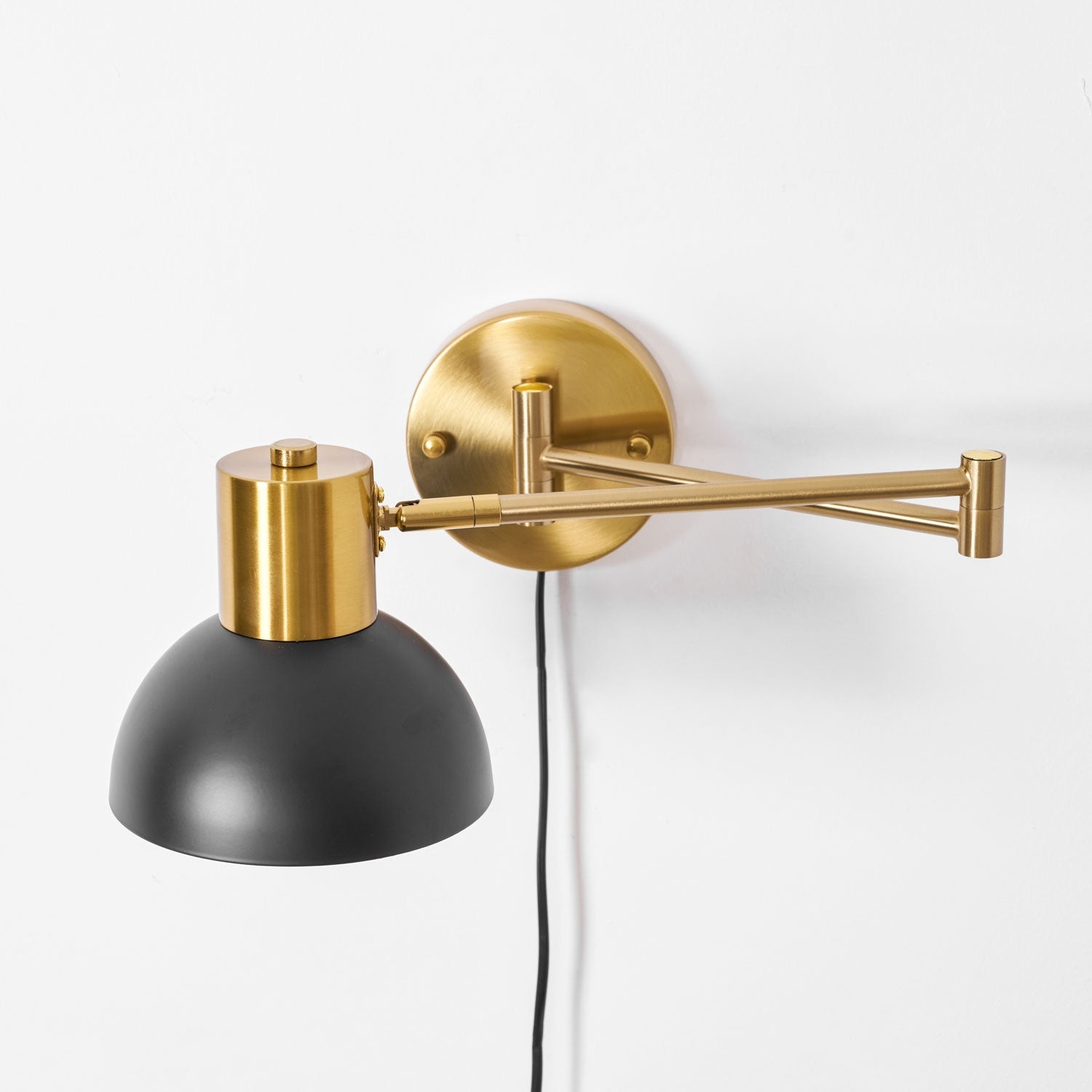 Adjustable Arm Plug In Wall Lamp T1595