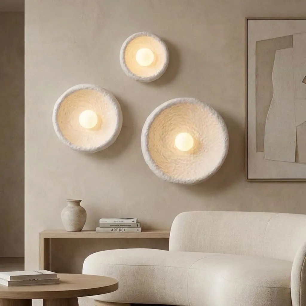 Minimalist Elegance White Resin Wall Sconce S374