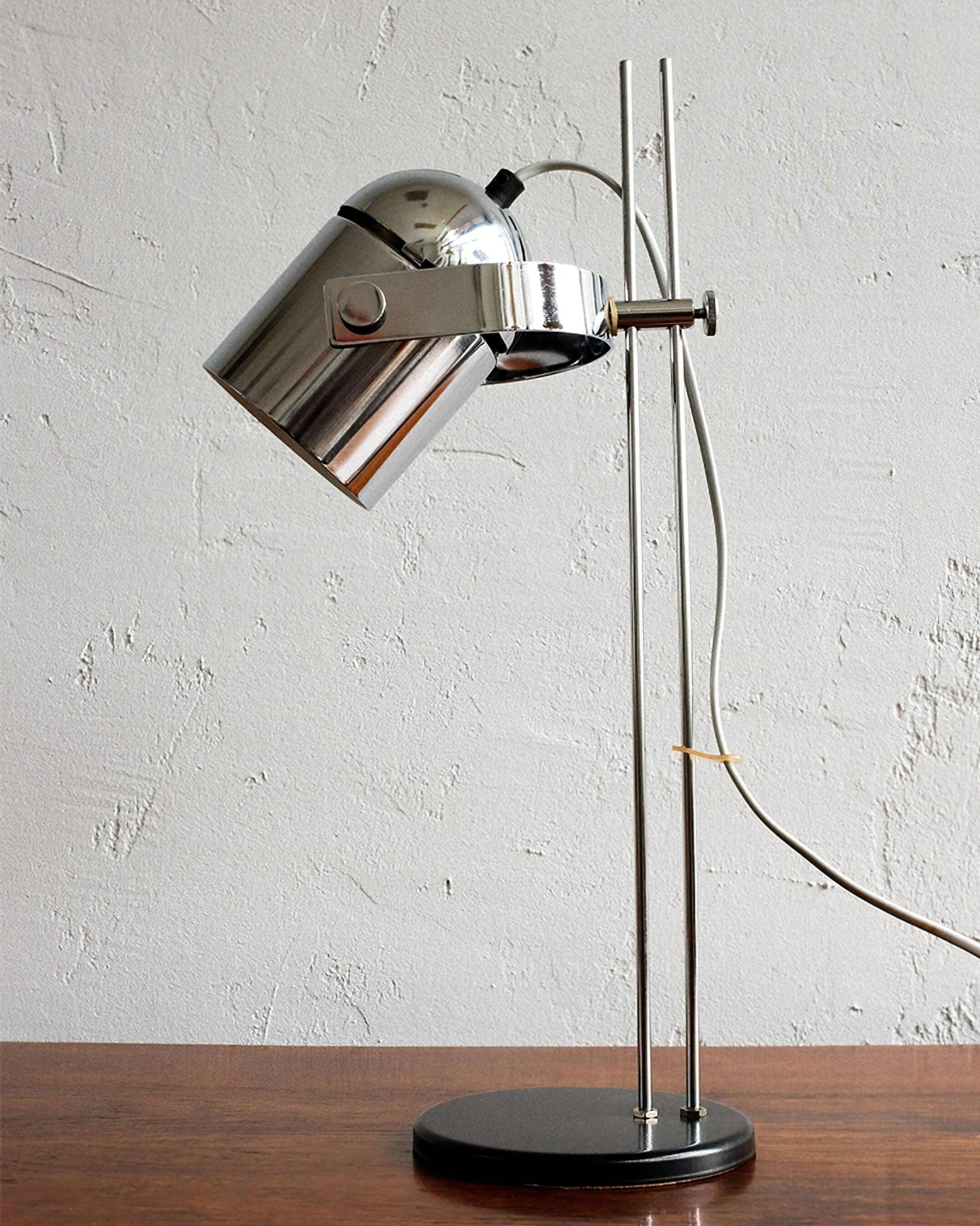 Adjusta Liftable Desk Lamp T1594