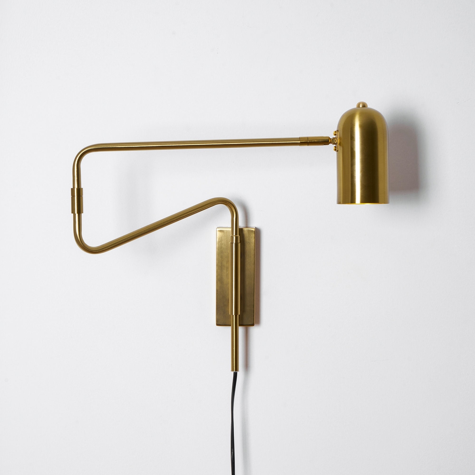 Adjustable Arm Plug In Wall Lamp T1595