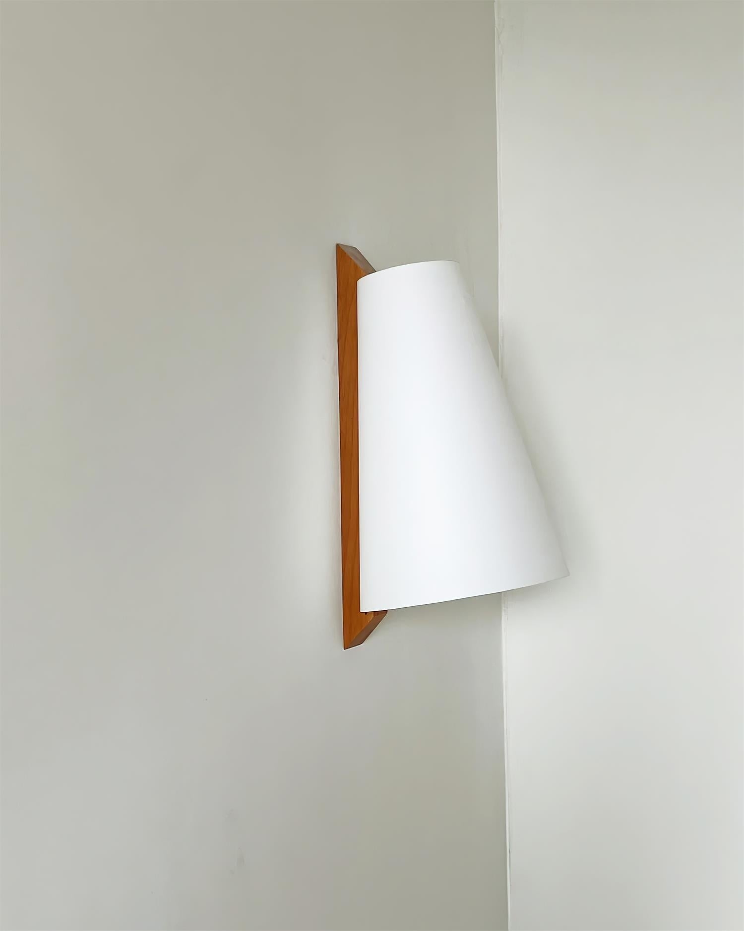 Trianora Wall Lamp T1383