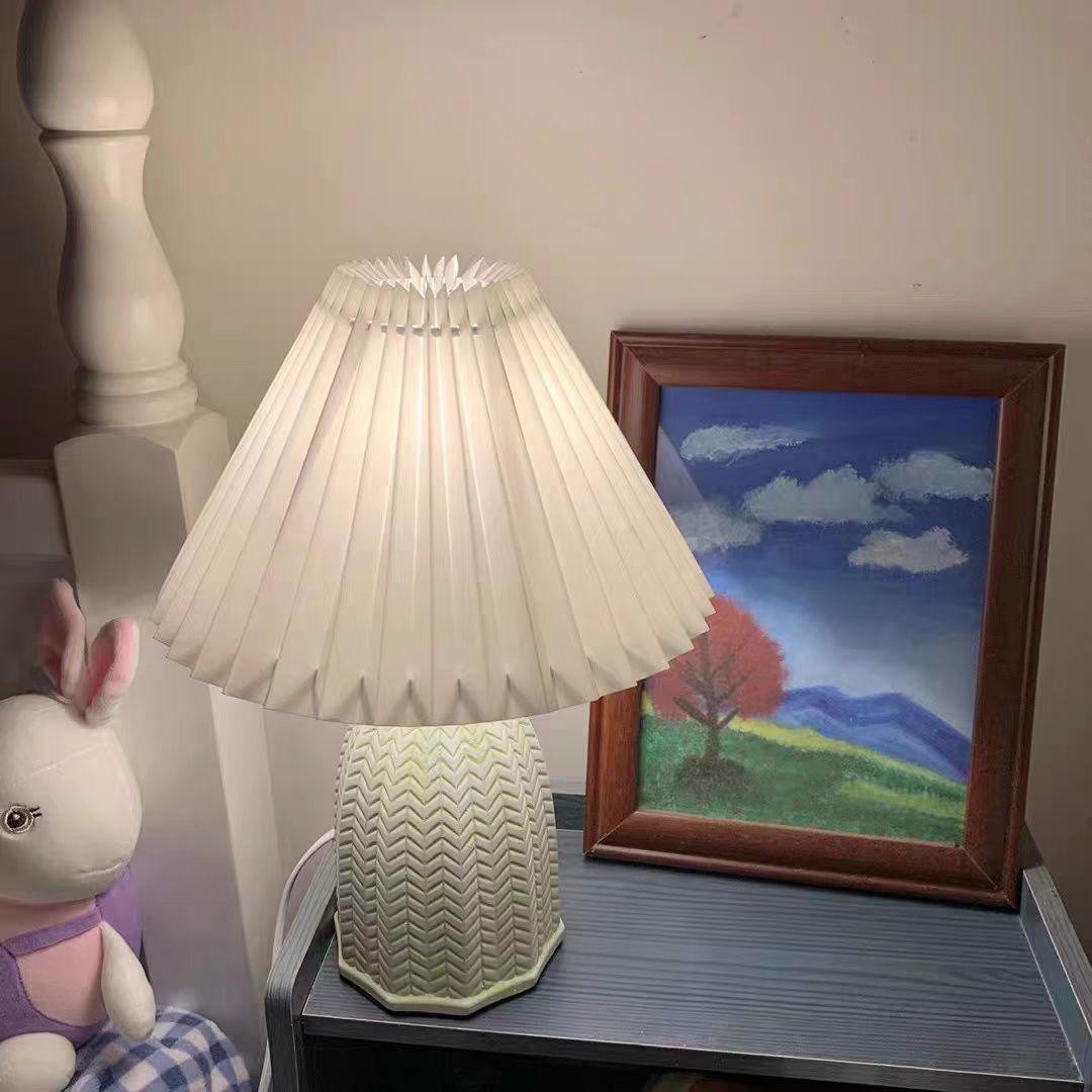 Vintage Pleated Table Lamp M206