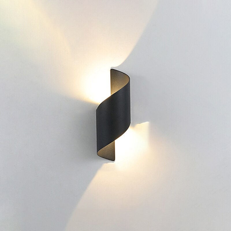 Modern Curl Twisted LED Wall Light M38