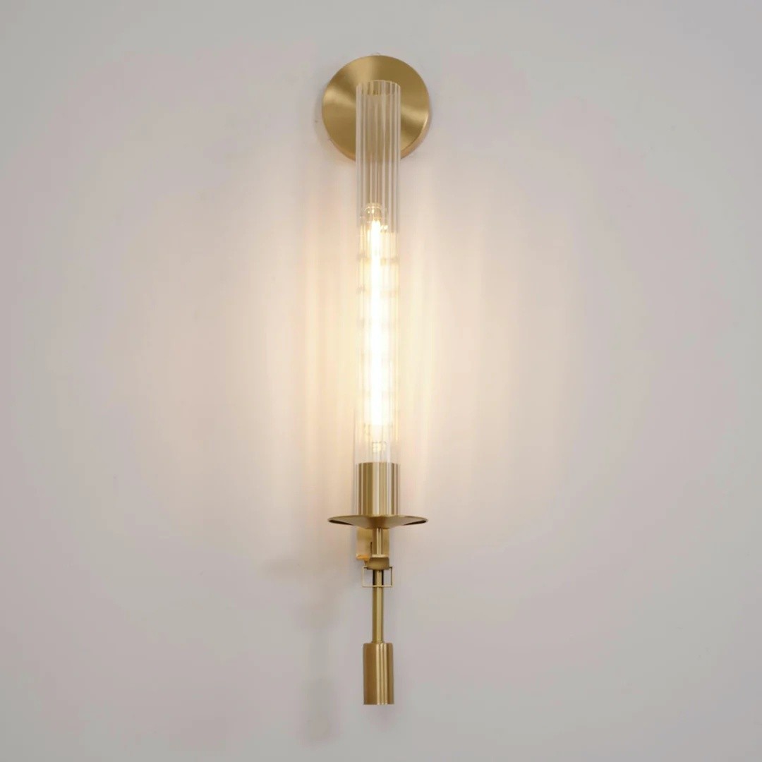 Ribbed Glass Wall Lamp with Slim Metal Base – Classic Meets Modern S229