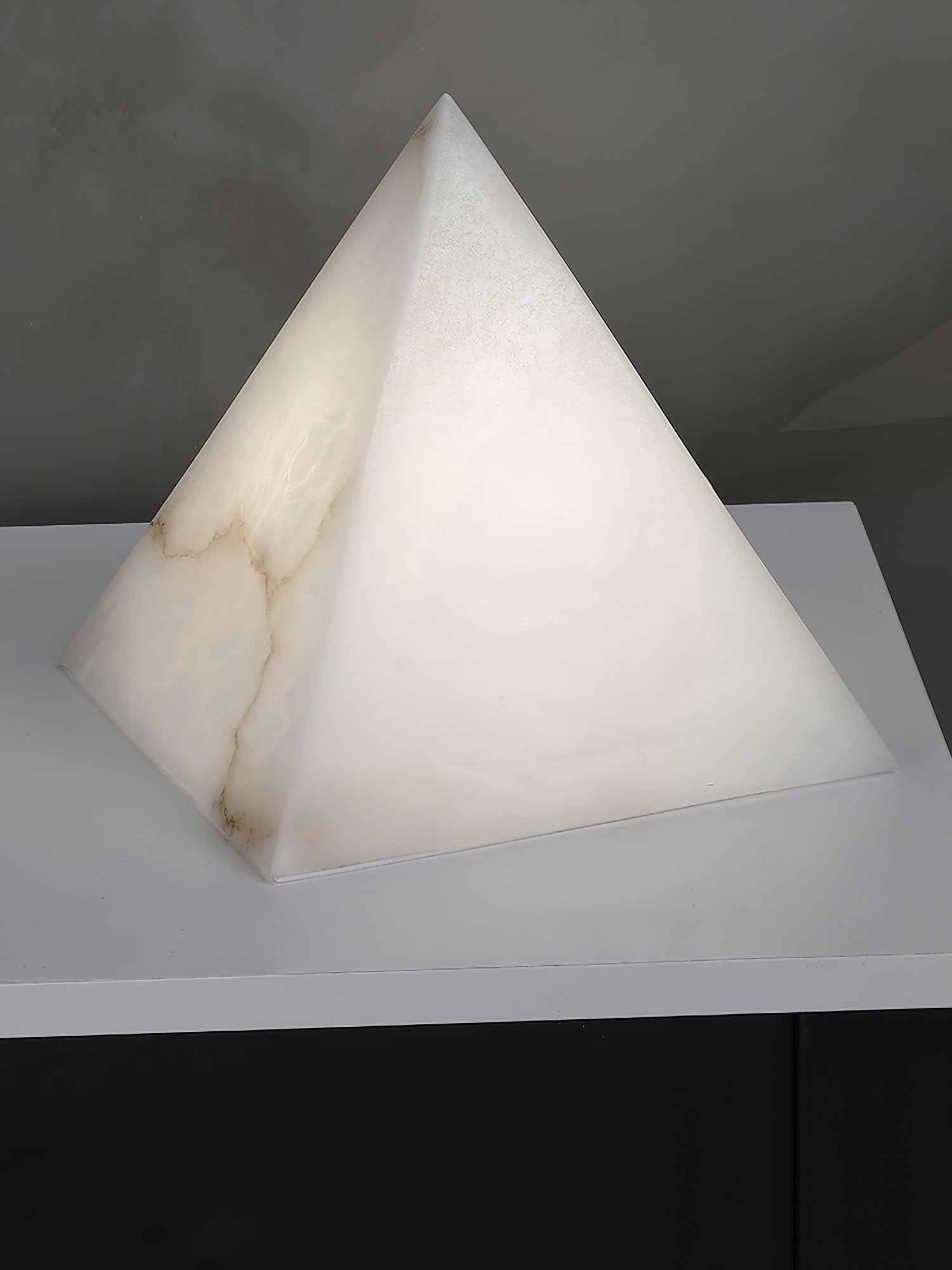 Alabaster Pyramid Table Lamp T1652