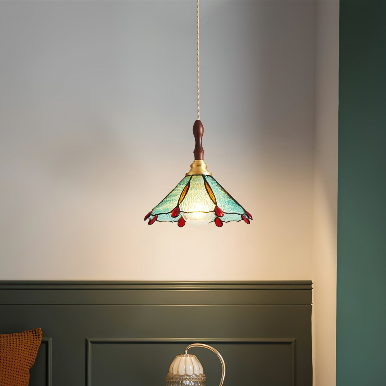 Vintage Tiffany Stanied Glass Pendant Lamp M237