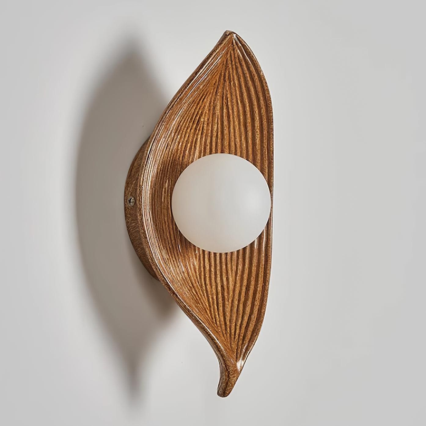 Contemporary Nordic Leaf Resin Wall Light M268