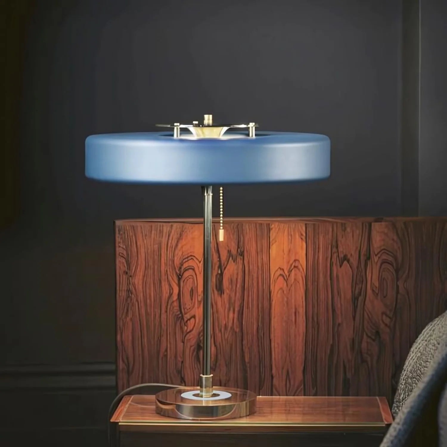 Radiant Tower of Light Minimalist Metal Table Lamp T2027