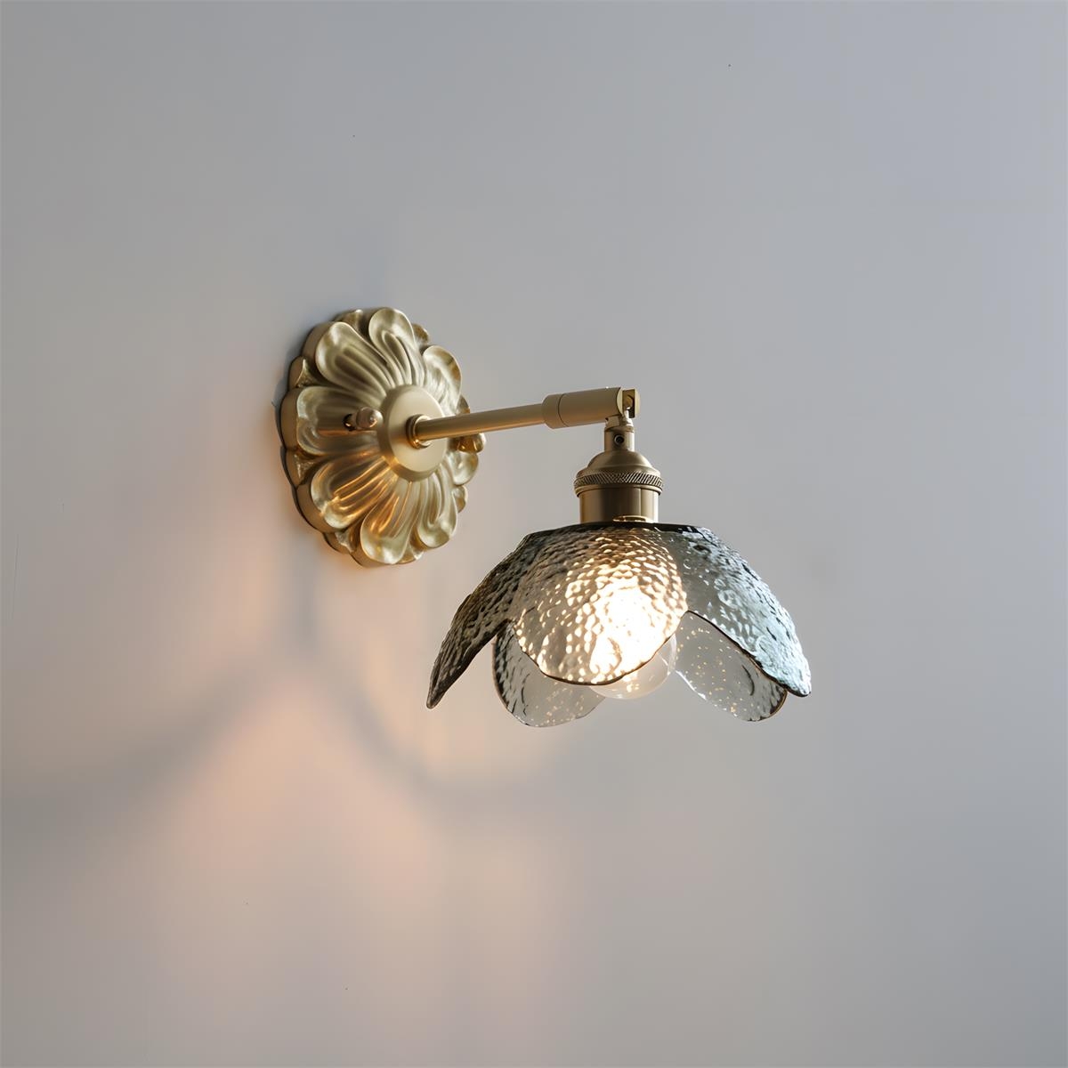 Nacre Petal Wall Lamp T1550
