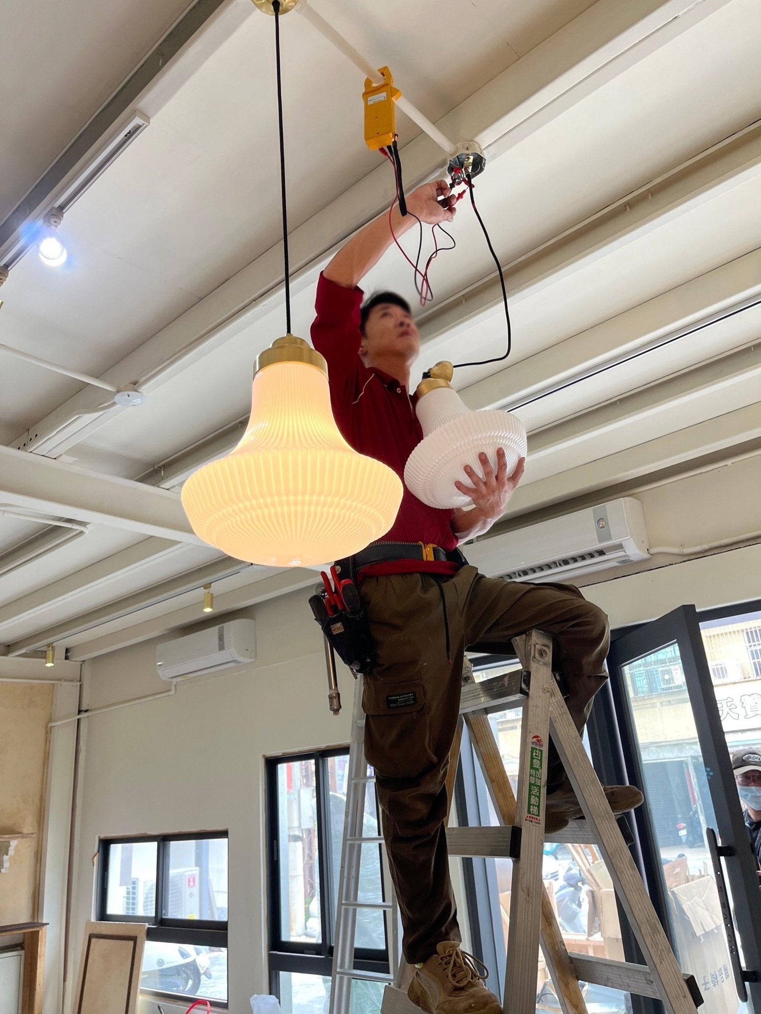 Classical Brass Alabaster Glass Pendant Lamp M318