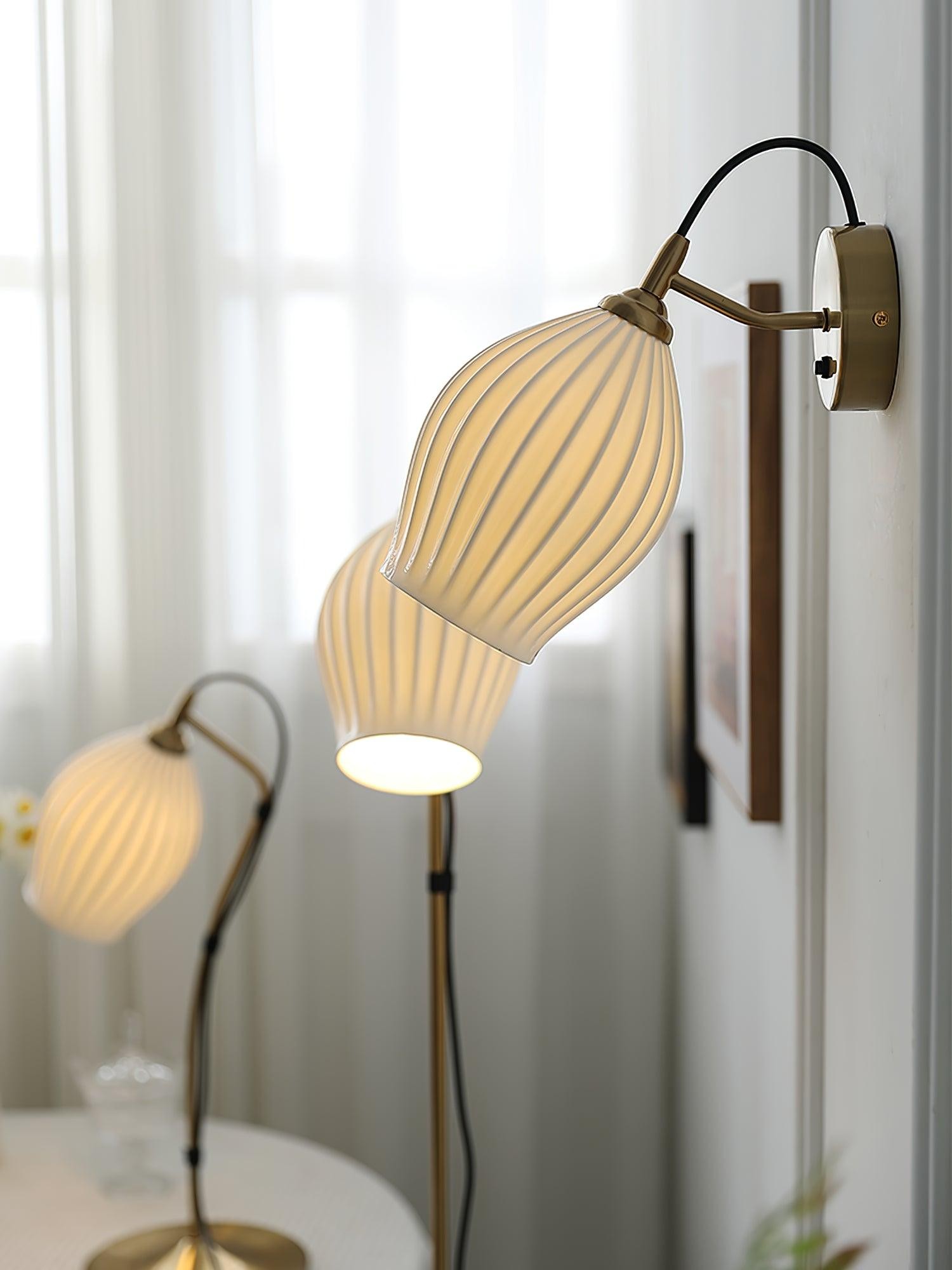 Cream Style Ceramic Ribbed Wall lamp M564