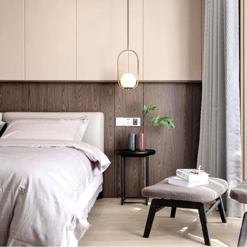 Halozen Pendant Lamp - Elegant Metal and Glass Pendant for Living Room