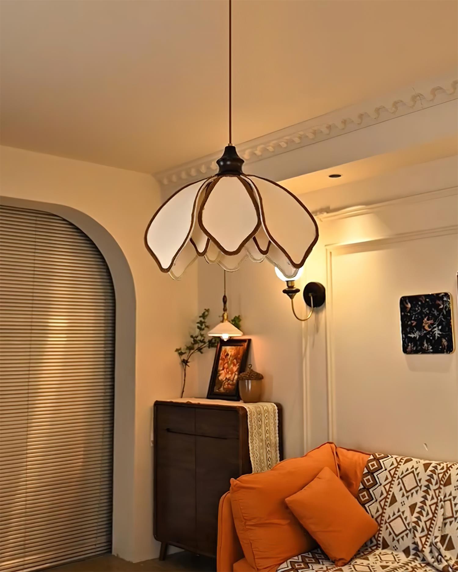 Vintage Cream Petal Pendant Lamp M122