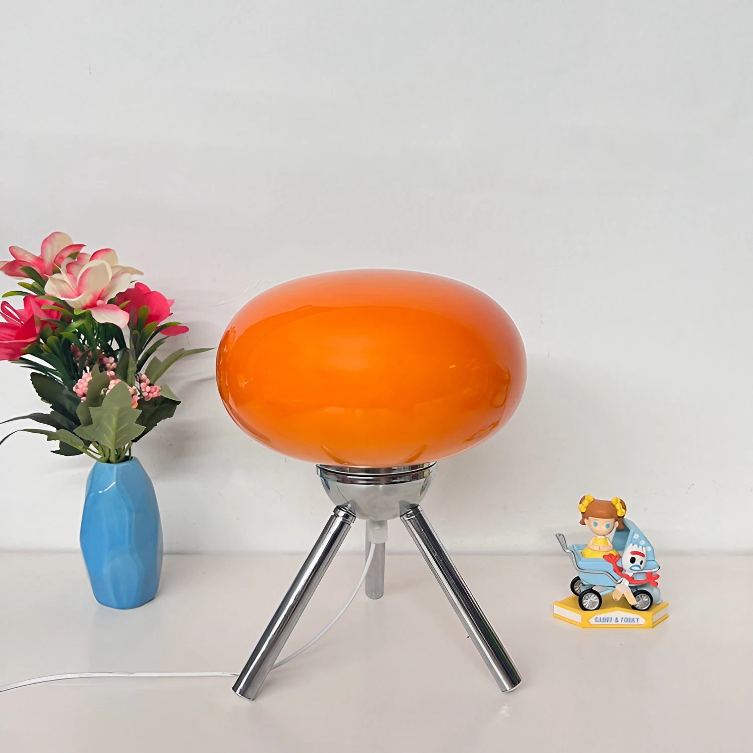 Bauhaus Tripod Glass Table Lamp S25