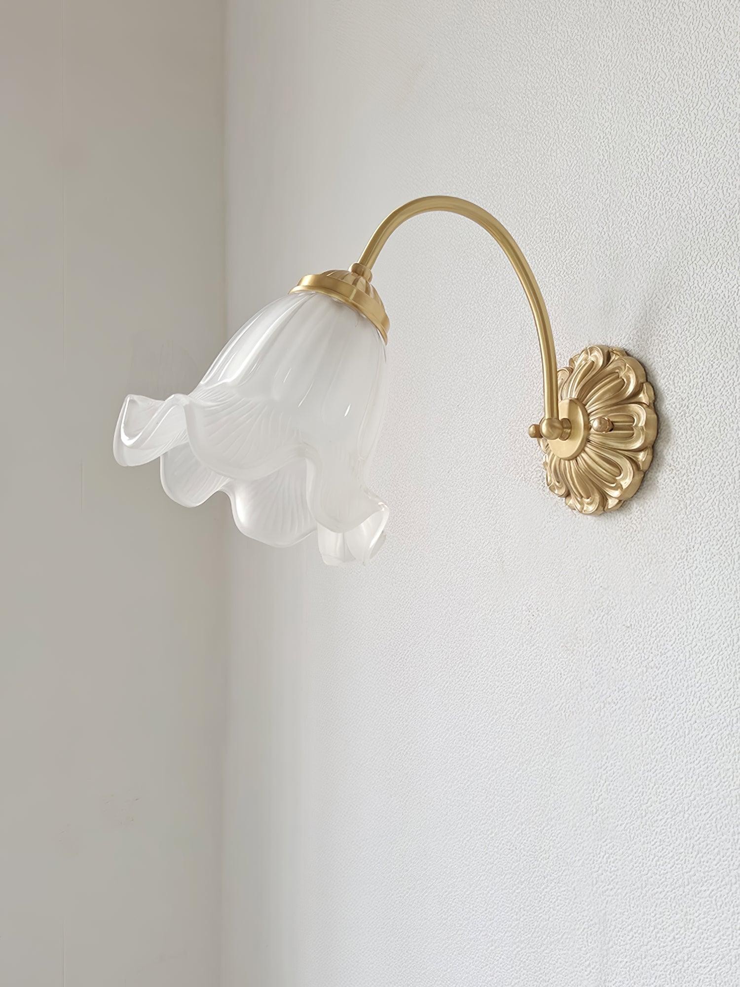 Nordic Modern Retro Elegant Flower Brass Glass Wall Lamp M386