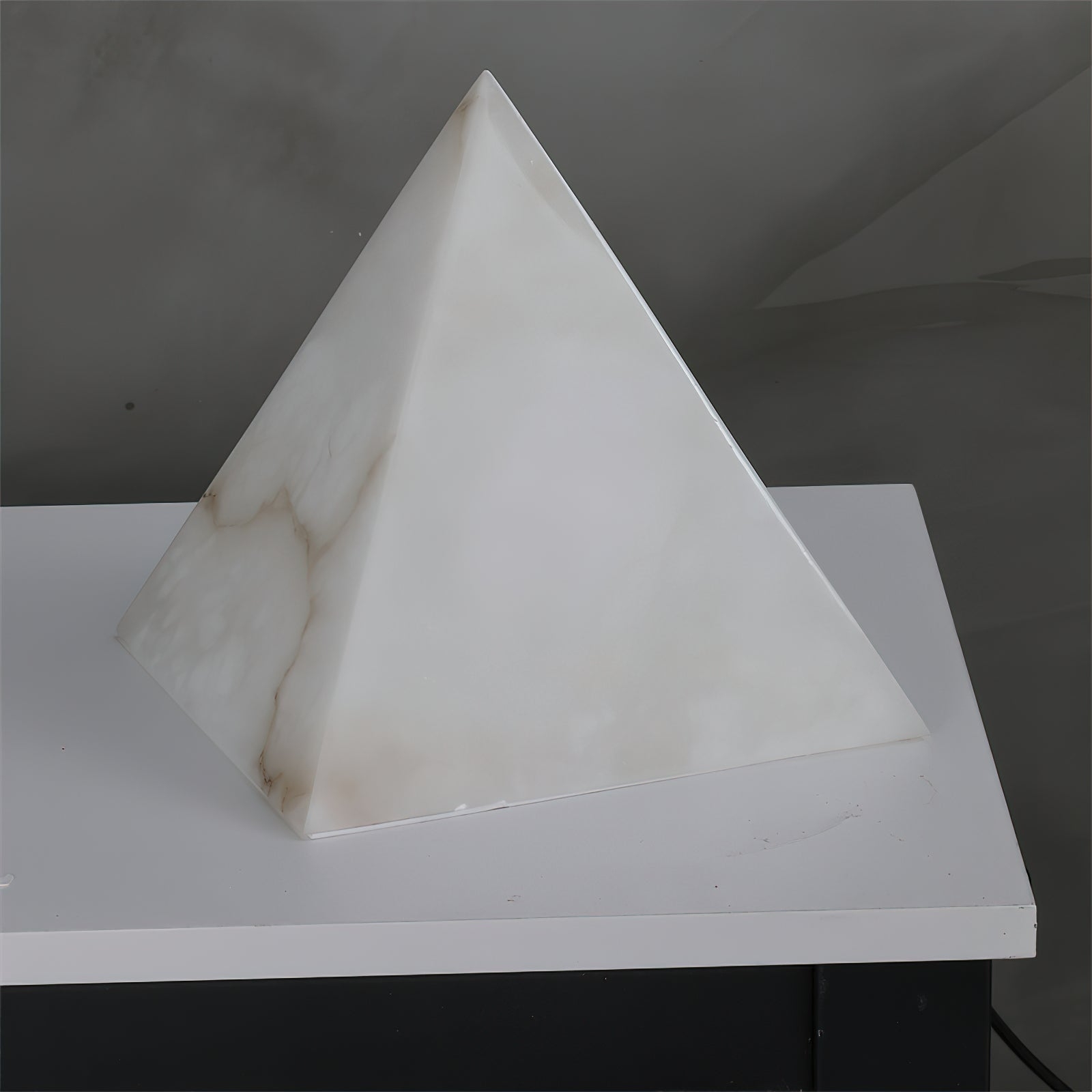 Alabaster Pyramid Table Lamp T1652