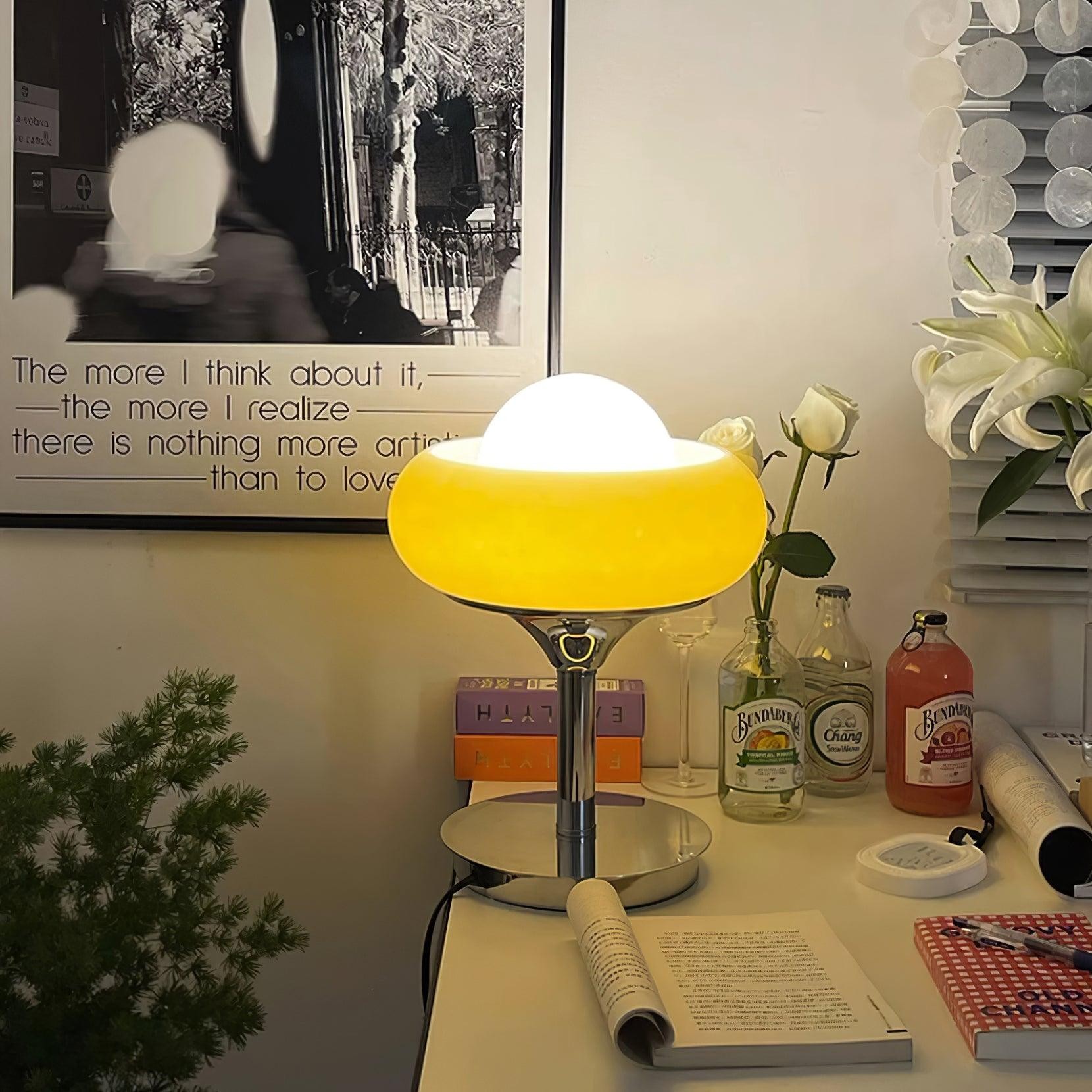 Vintage Cream Table Lamp for Bedroom M54