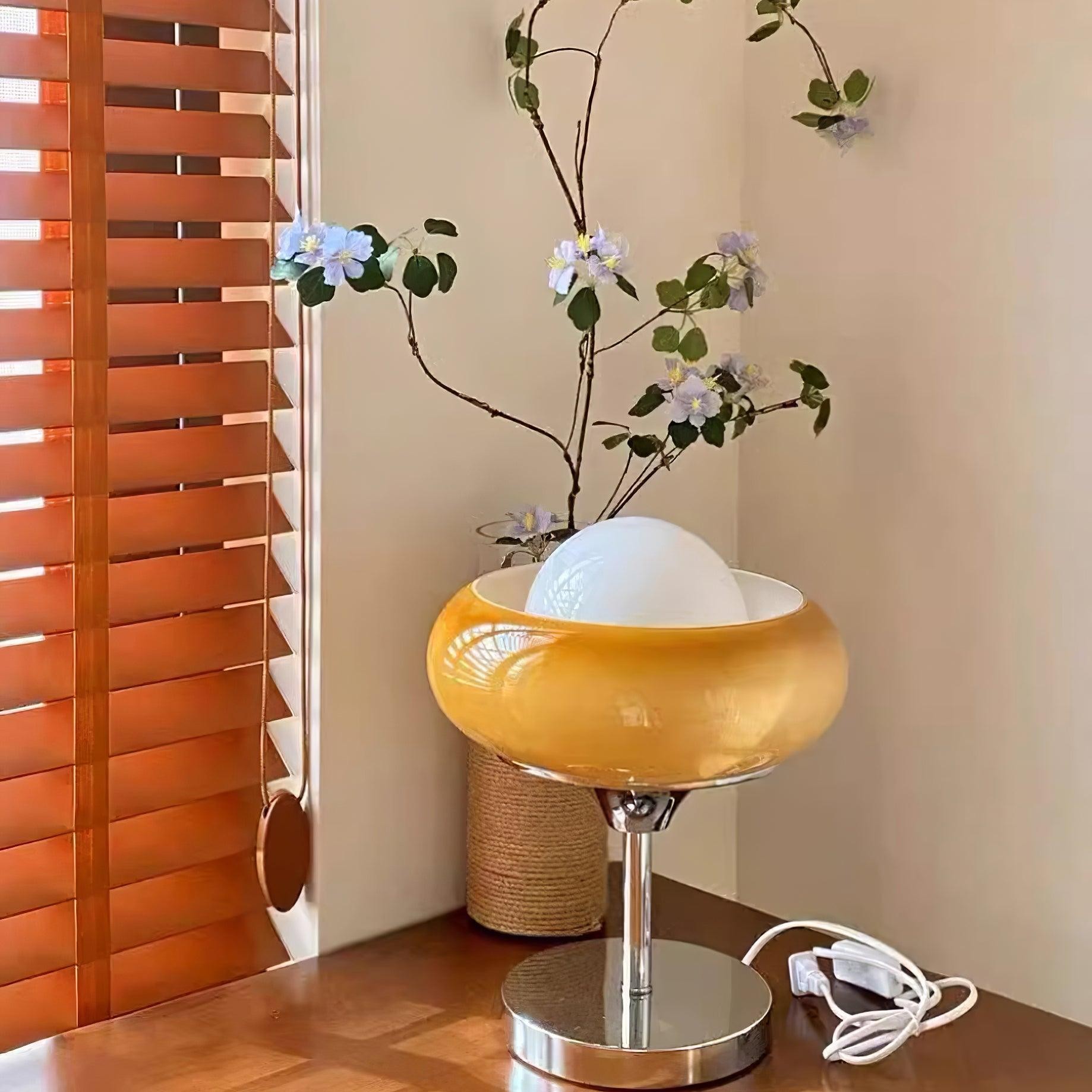 Vintage Cream Table Lamp for Bedroom M54