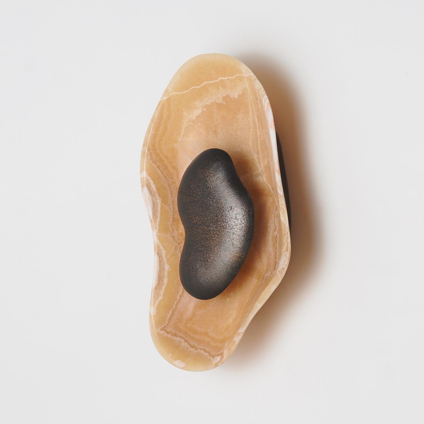 Oyster Hammered Onyx Sconce T1949