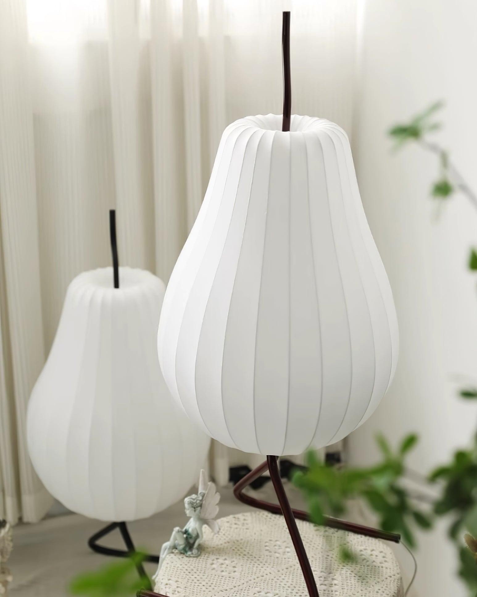 Pear-shaped Shite Floor Lamp Suitable For Living Room M519